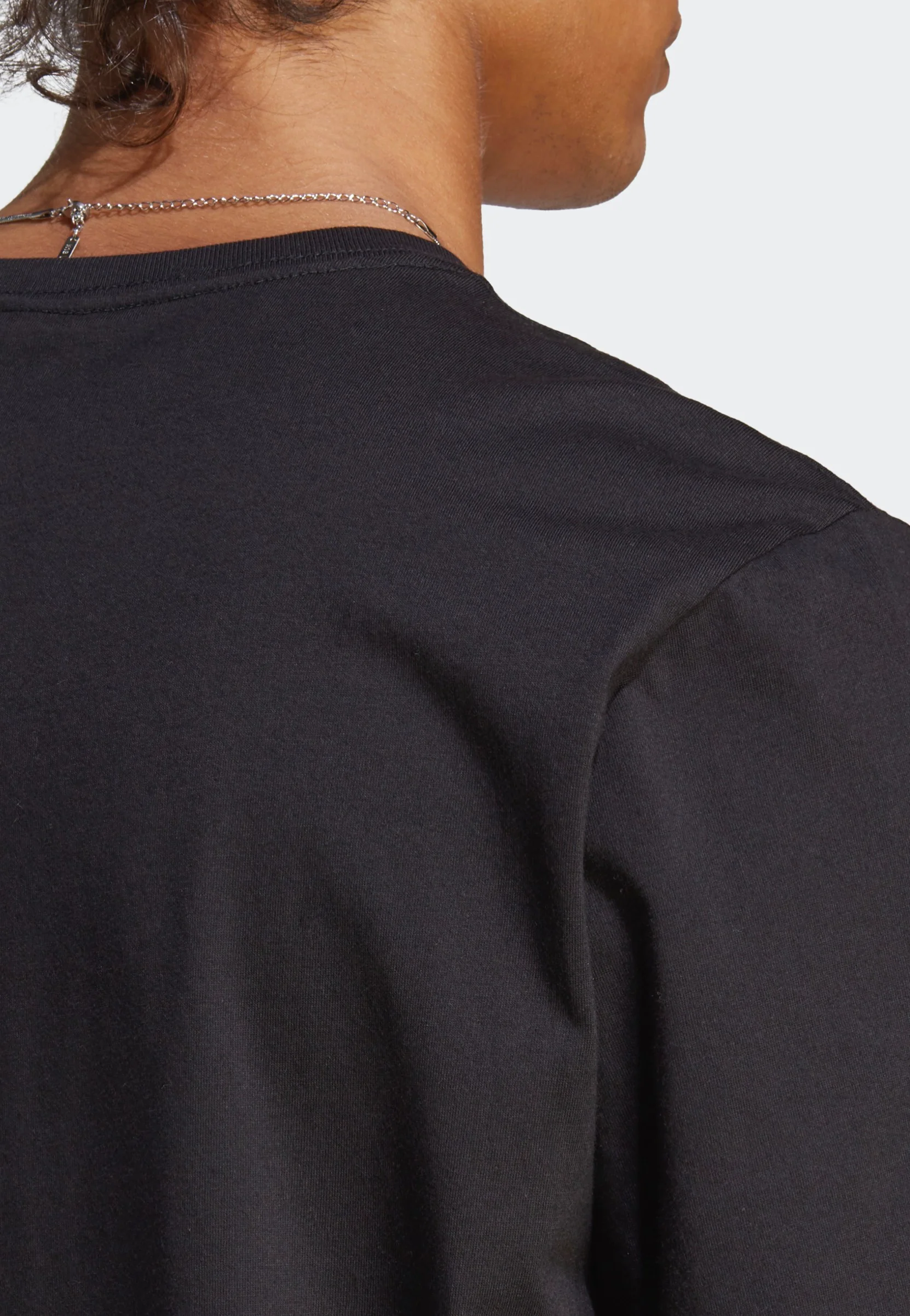 Essentials Single Jersey Embroidered Black - T-Shirt - Image 5