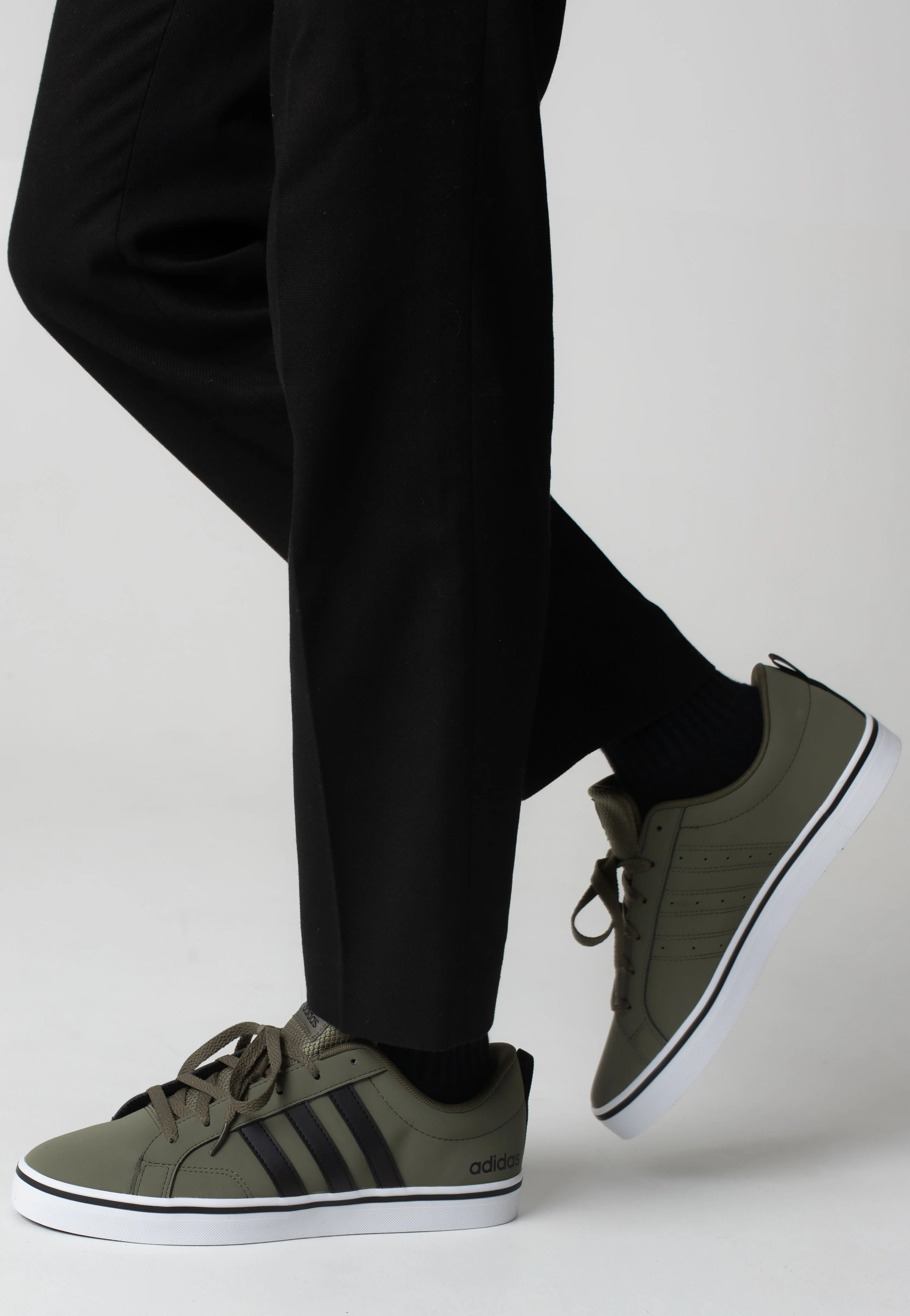 Vs Pace 2.0 Olistr/Cblack/Ftwwht - Shoes - Image 3