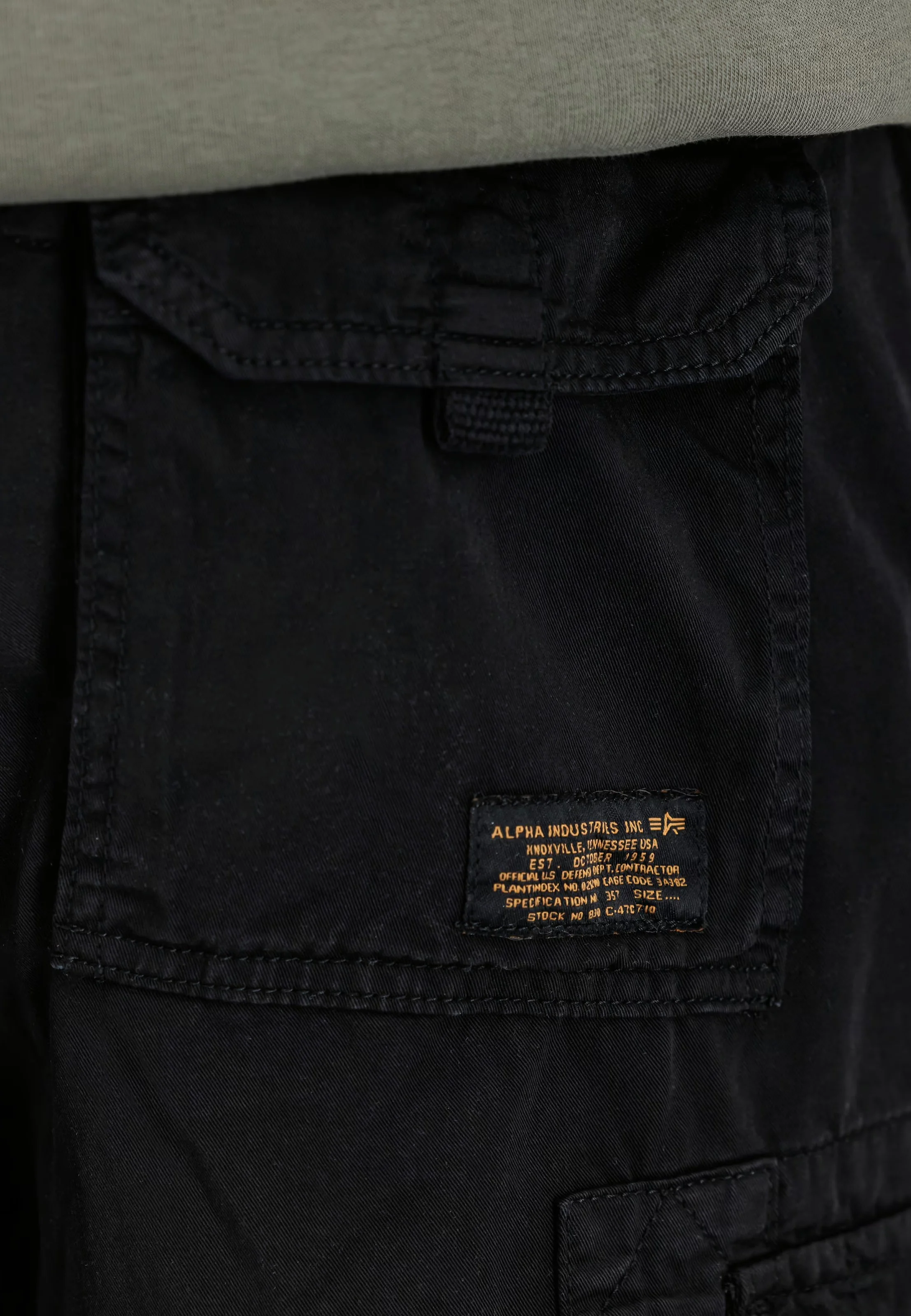 Jet Black - Shorts - Image 5