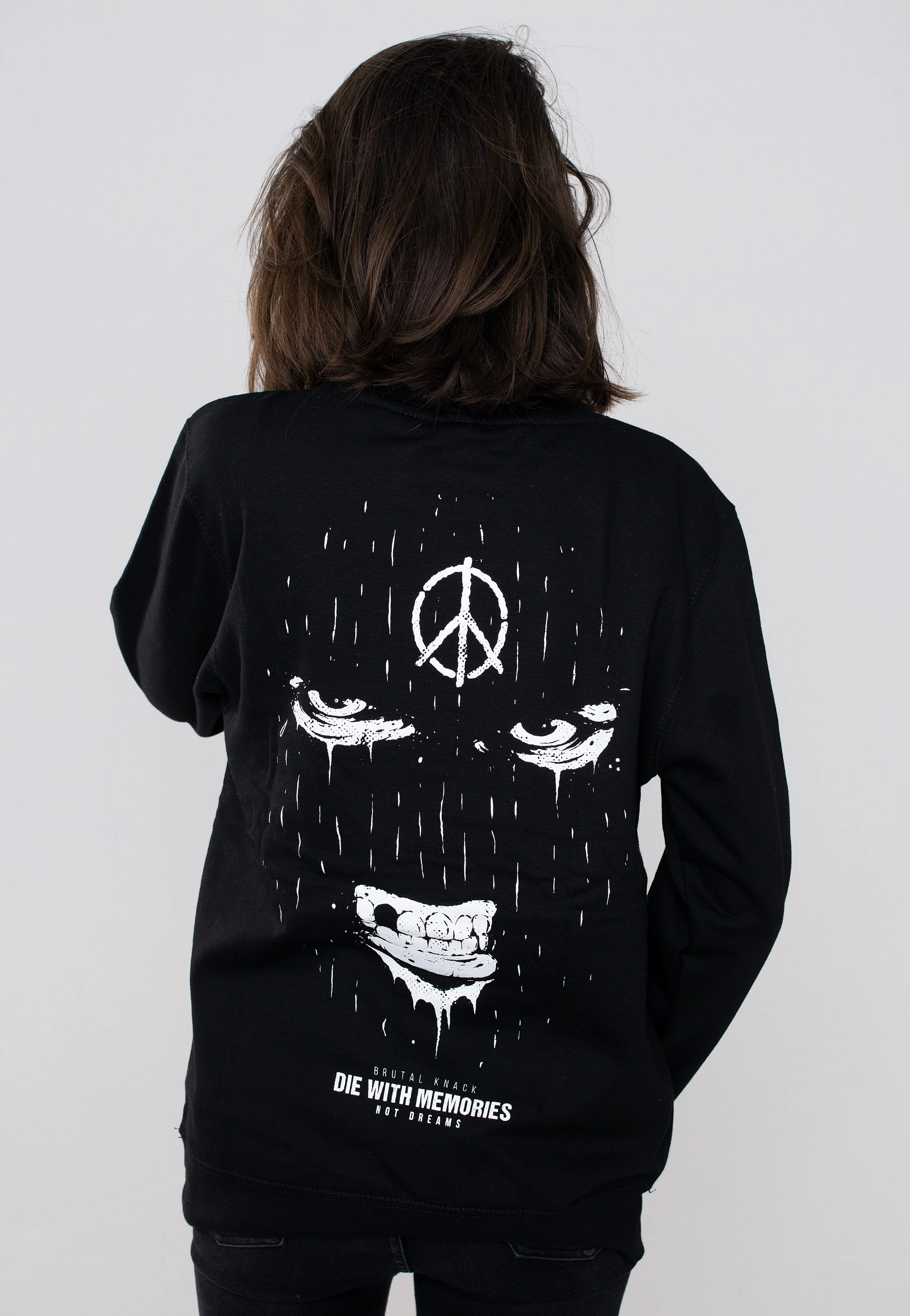 Memories Black - Sweater - Image 4