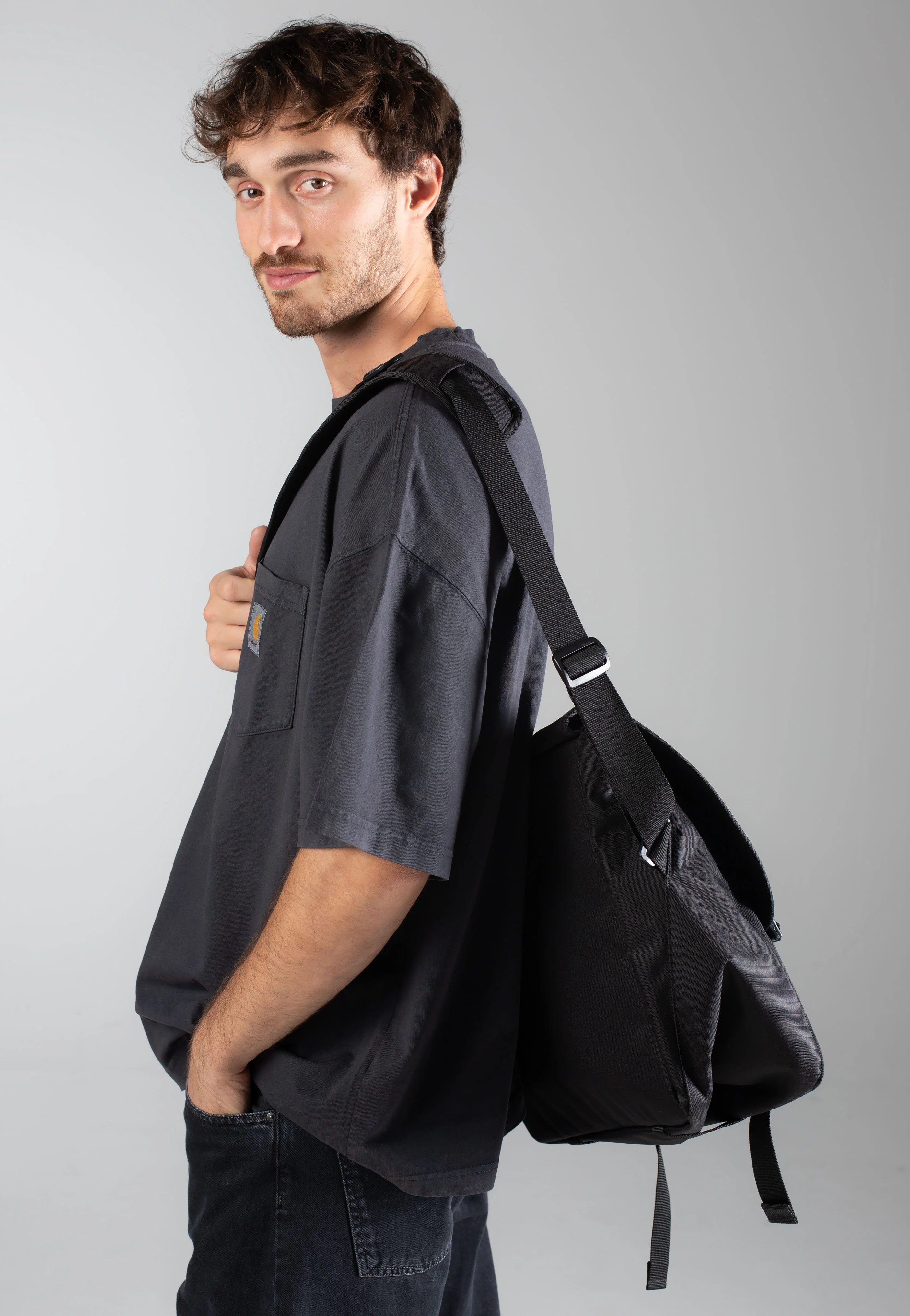 Jake Messenger Black - Messenger Bag - Image 4