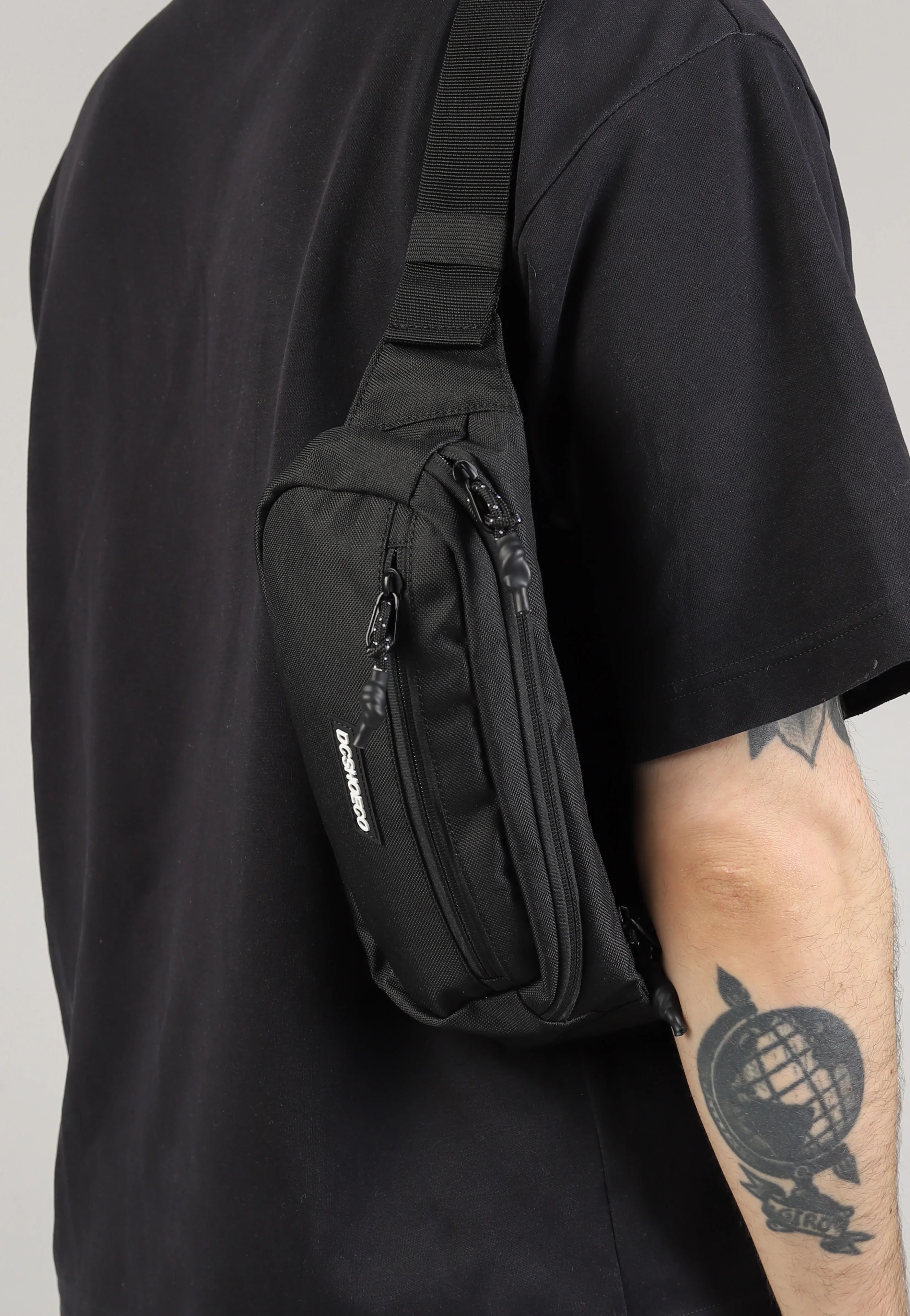 Tussler 4 Black - Hip Bag - Image 4