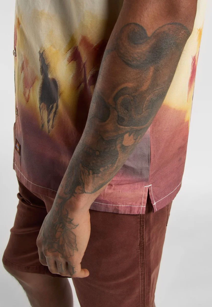 Running Wild Oak Buff - Shirt - Image 6