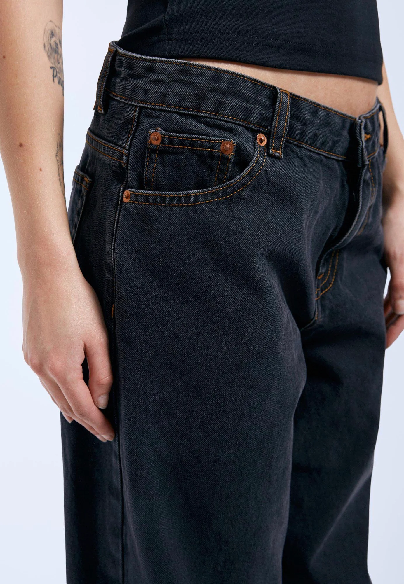 Hill Dust Washed Black - Jeans - Image 4