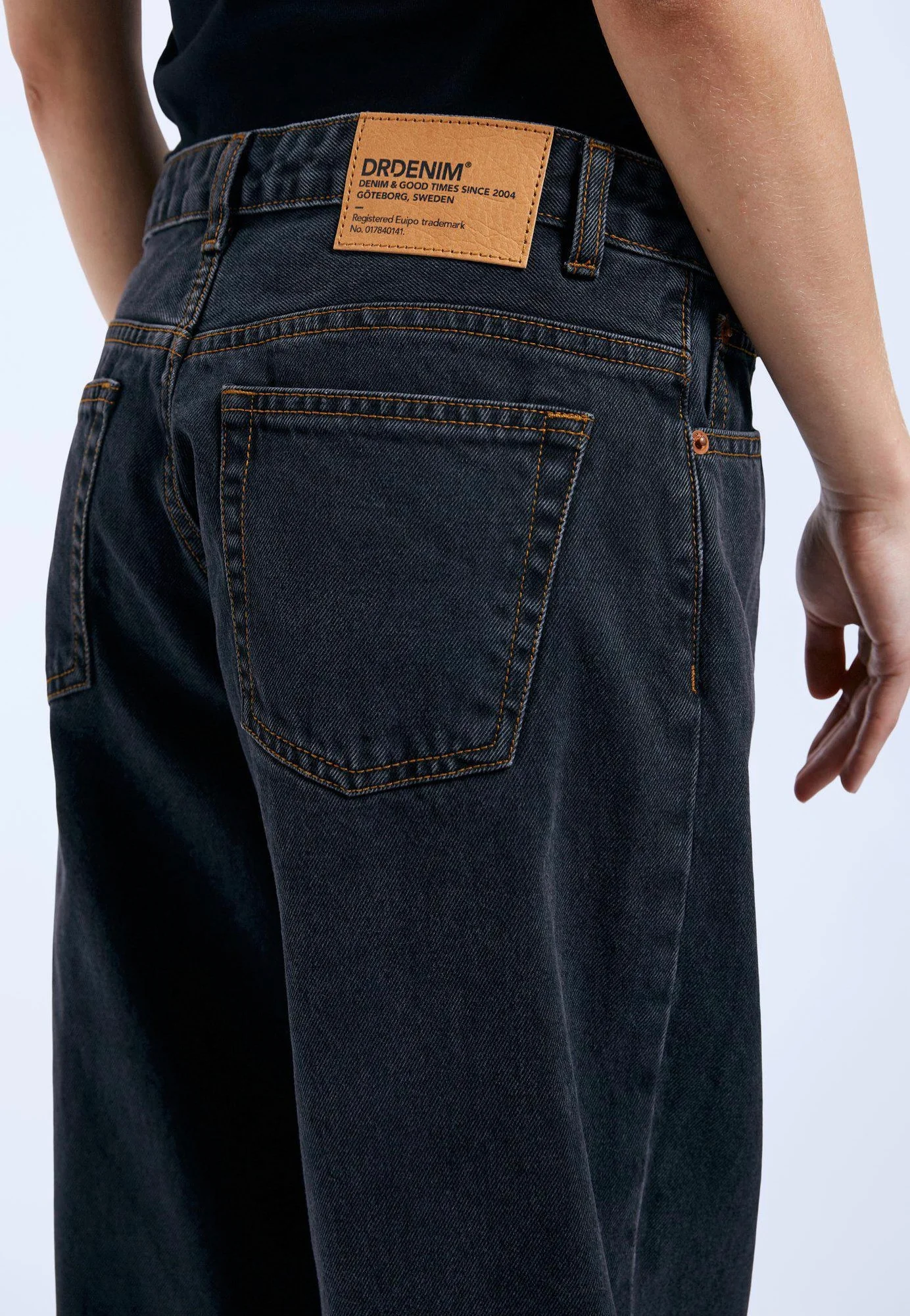 Hill Dust Washed Black - Jeans - Image 5
