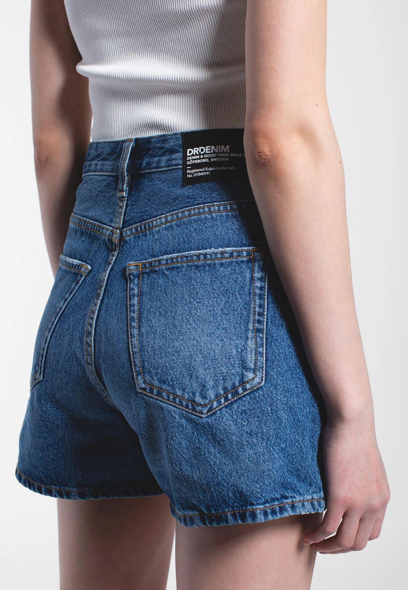 Nora Stream Mid Used - Shorts - Image 5