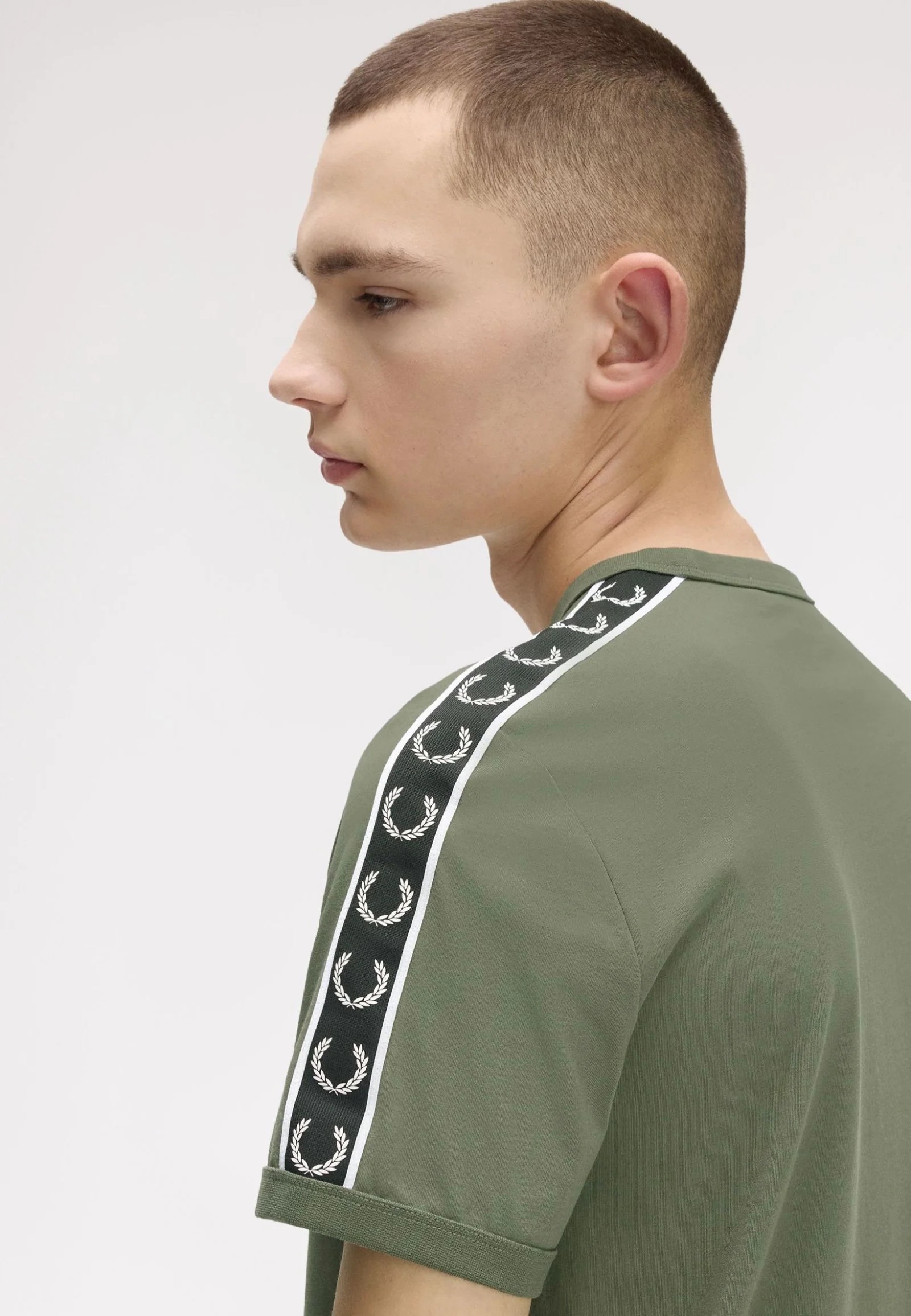 Contrast Tape Ringer Laurel Wreath Green/Black - T-Shirt - Image 3