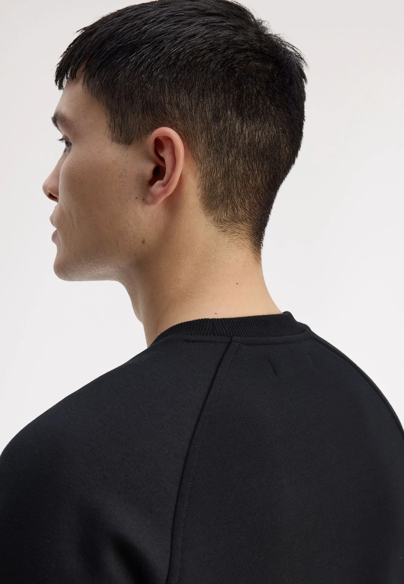 Outline Laurel Wreath Black - Sweater - Image 3