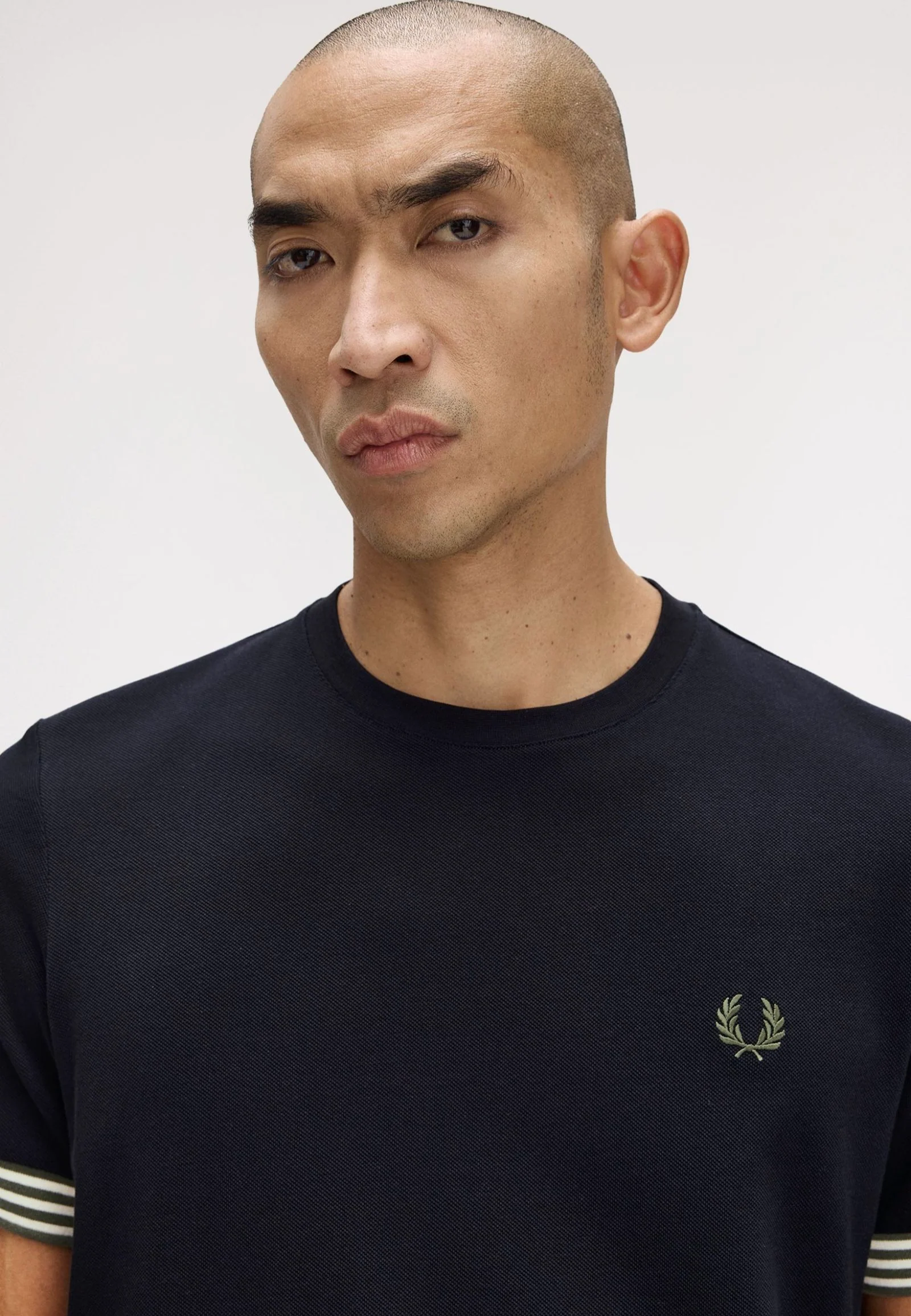 Striped Cuff T-Black - T-Shirt - Image 2