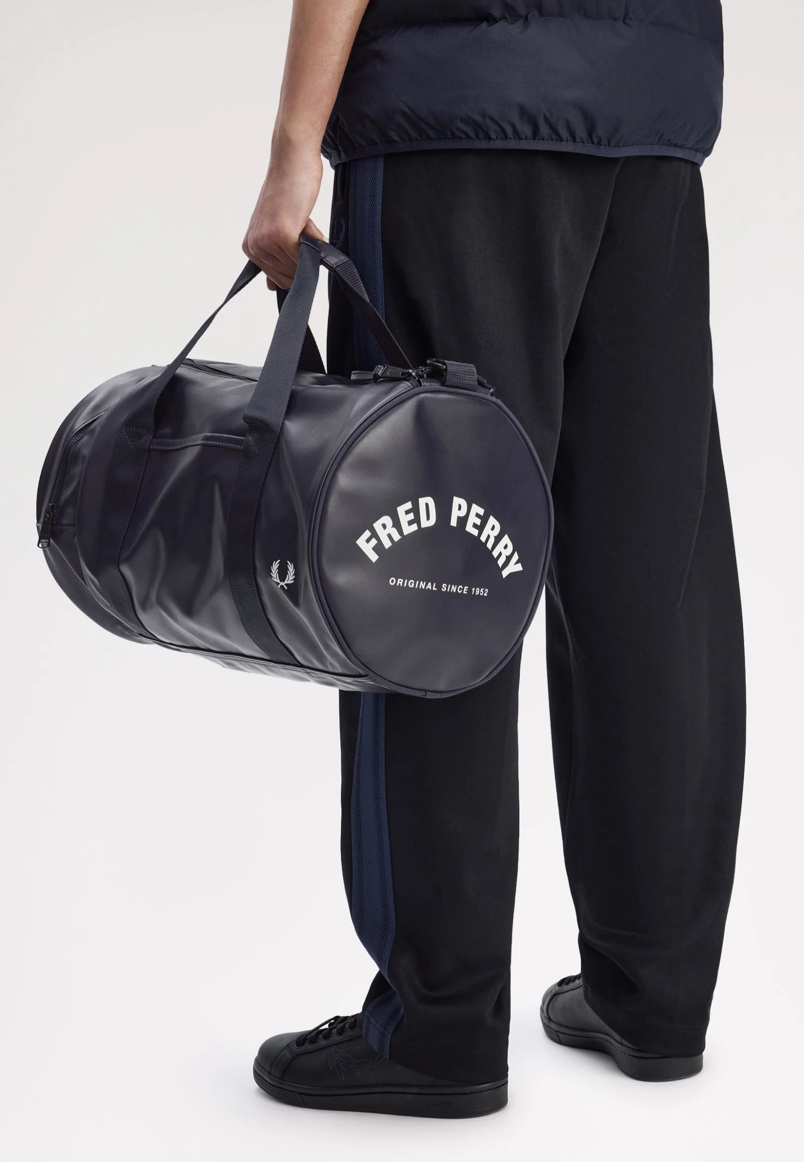 Tonal Classic Barrel Navy - Dufflebag - Image 3