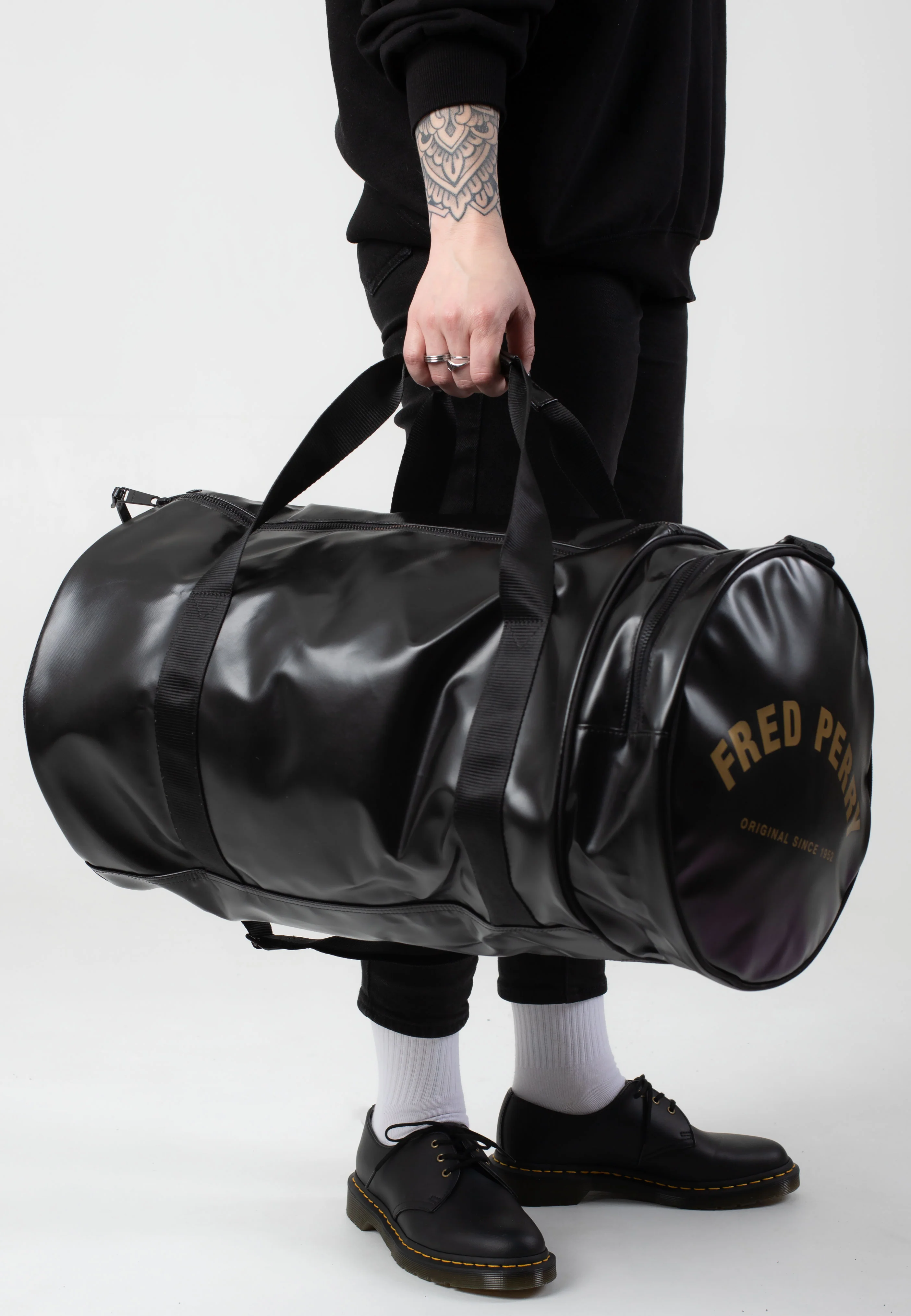 Tonal Large Barrel Black/Gold - Dufflebag - Image 2