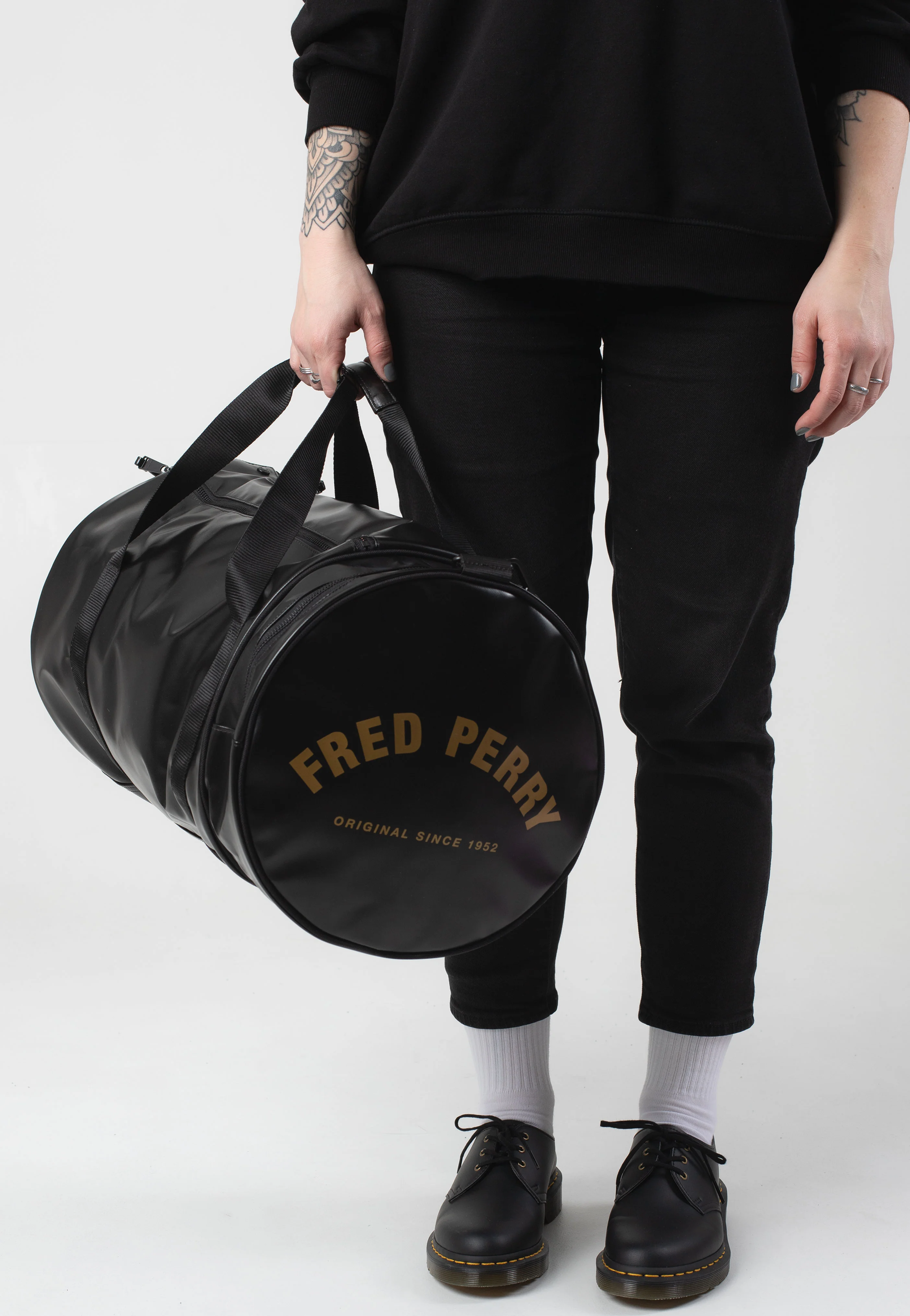 Tonal Large Barrel Black/Gold - Dufflebag - Image 8