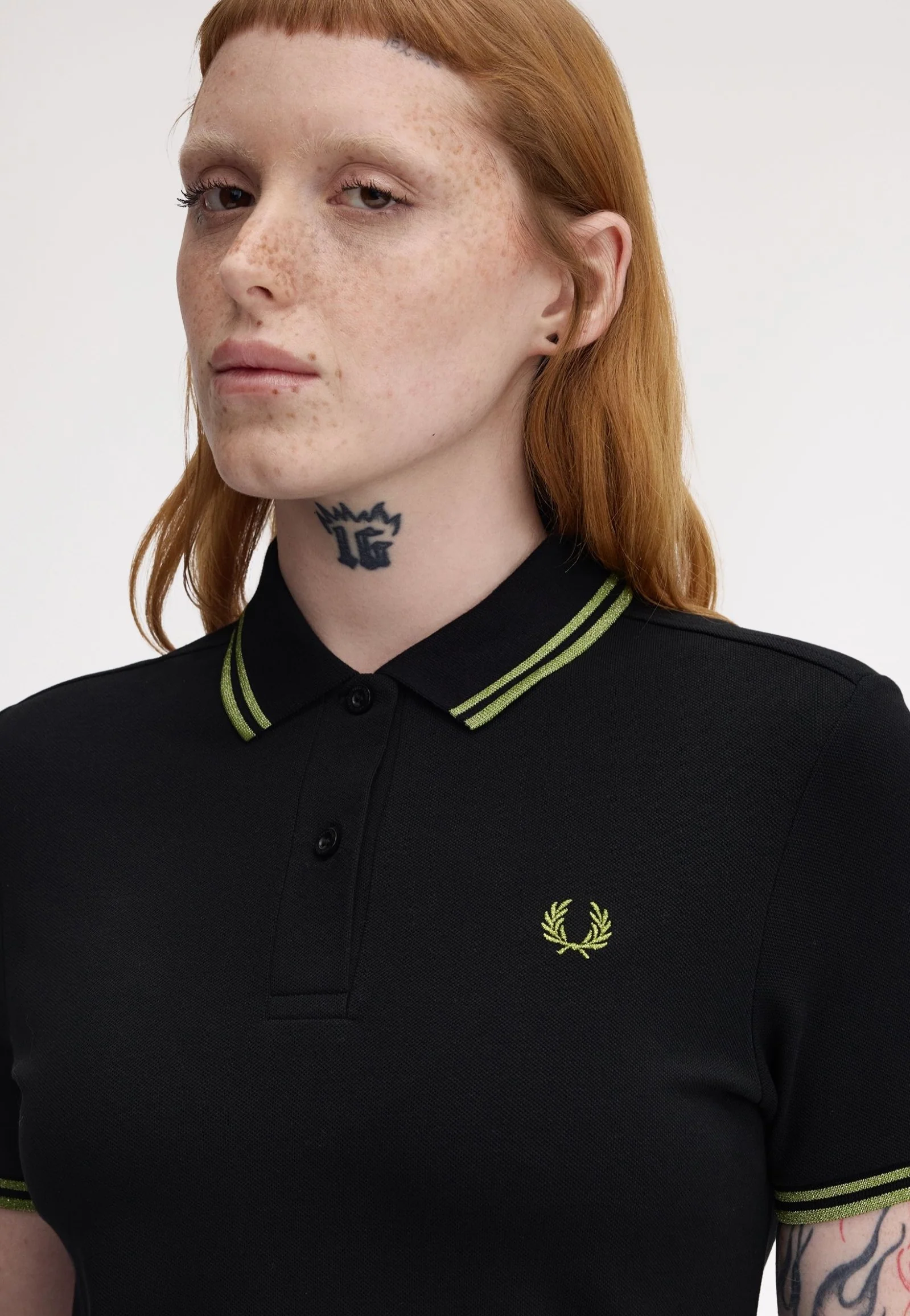 Twin Tipped Fred Perry Black/Metallic Tennis Ball Yellow - Dress - Image 4