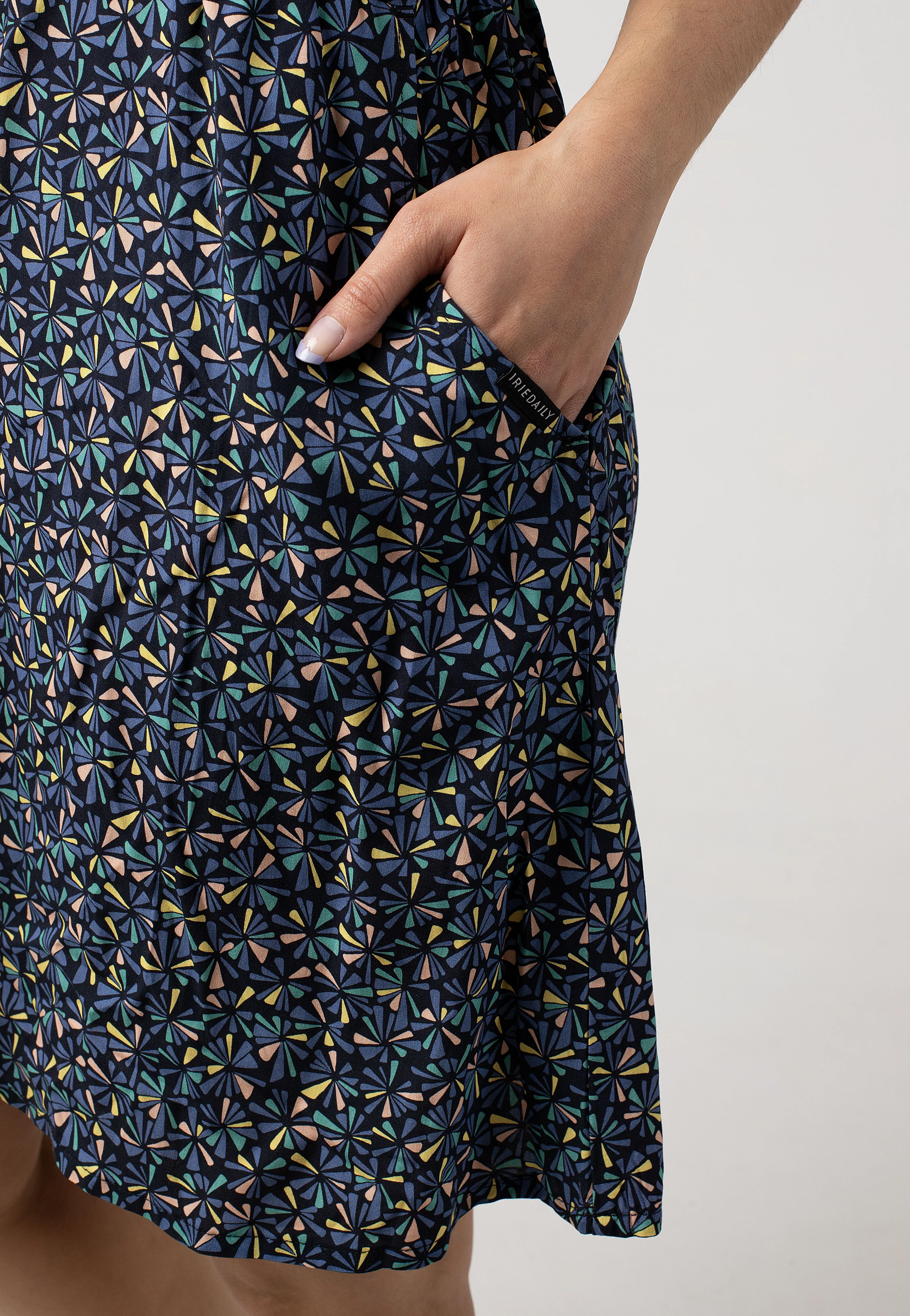 Franji Short Coal - Dress - Image 2