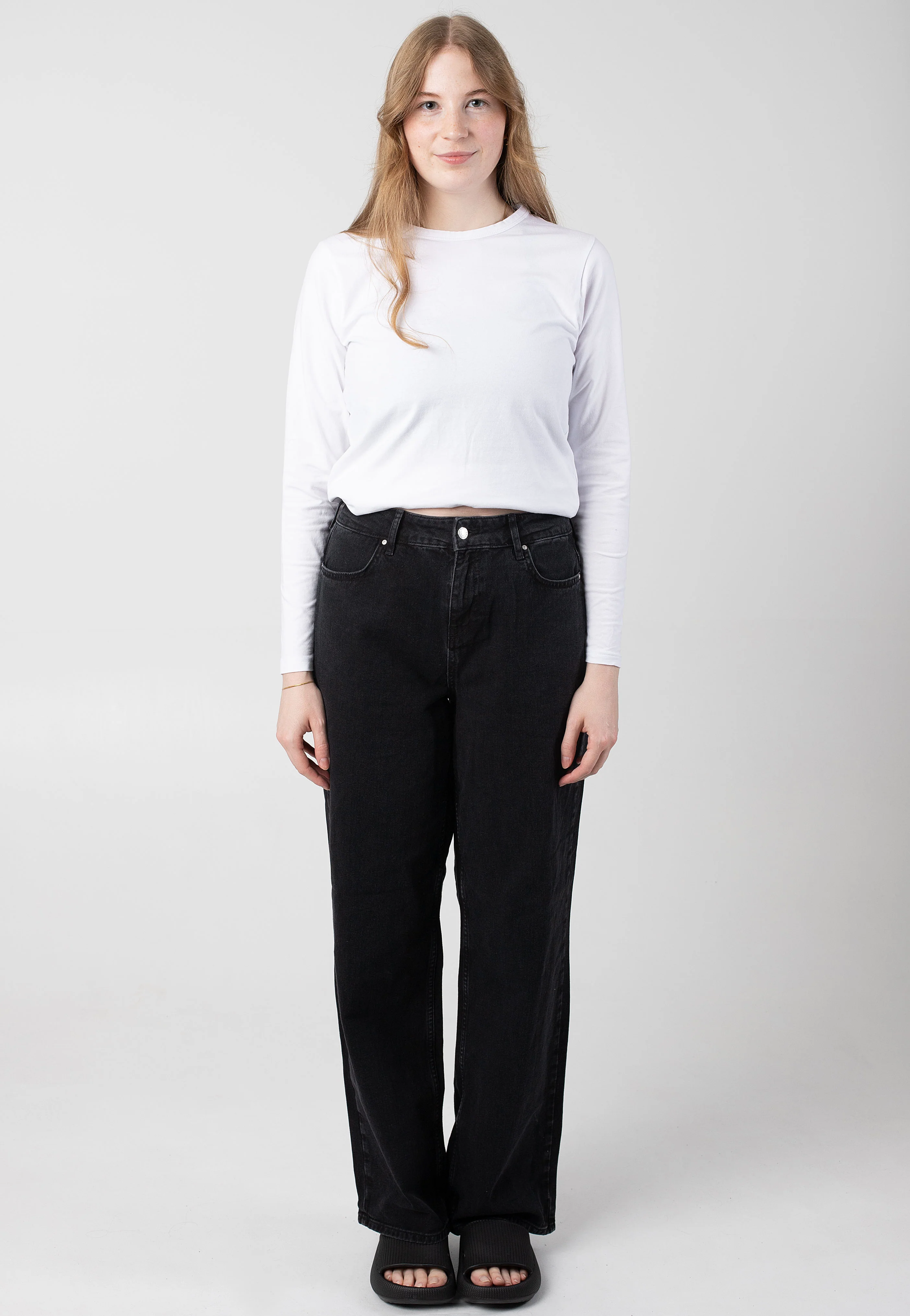 Alexa Reg Black Denim - Jeans - Image 2