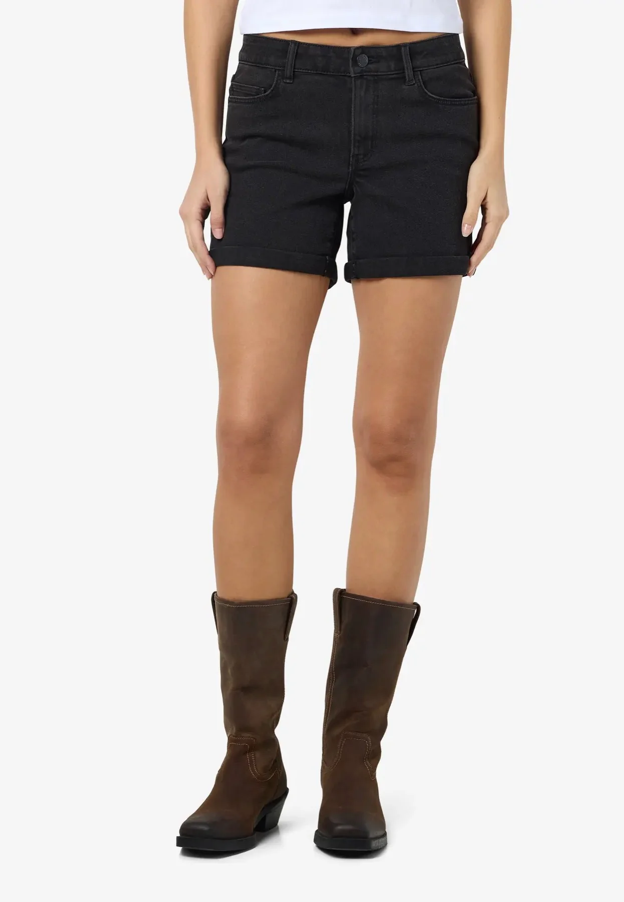 Debby Slim Black - Shorts - Image 2