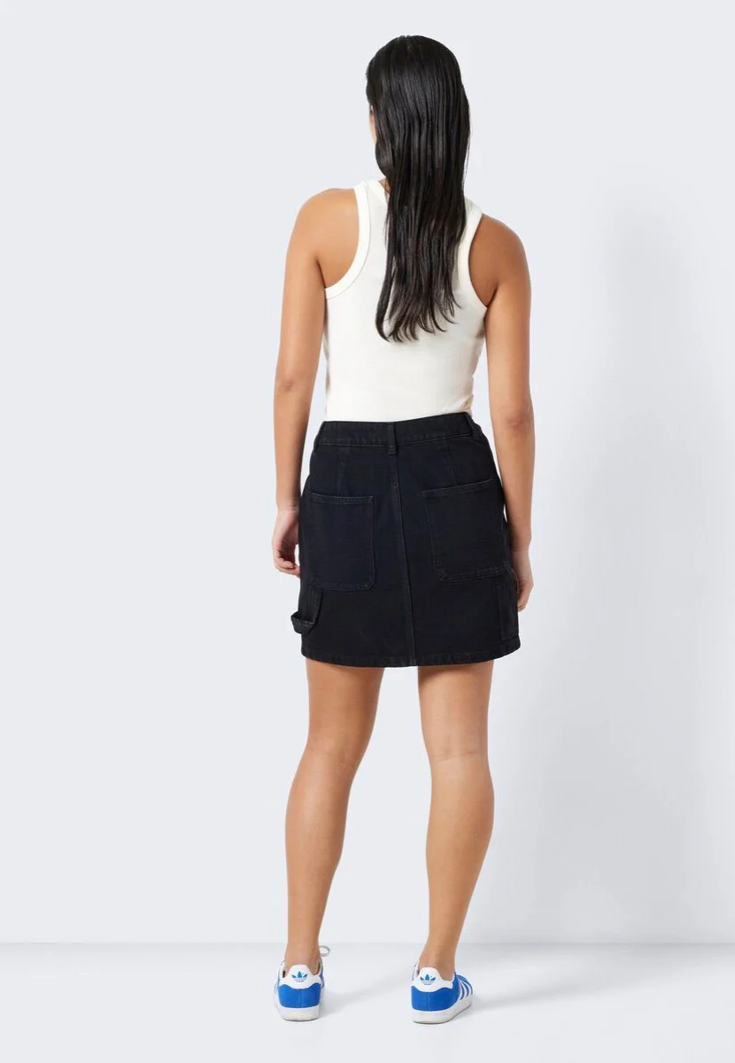 Emily Caradonna Hw Cargo Black Denim - Skirt - Image 5