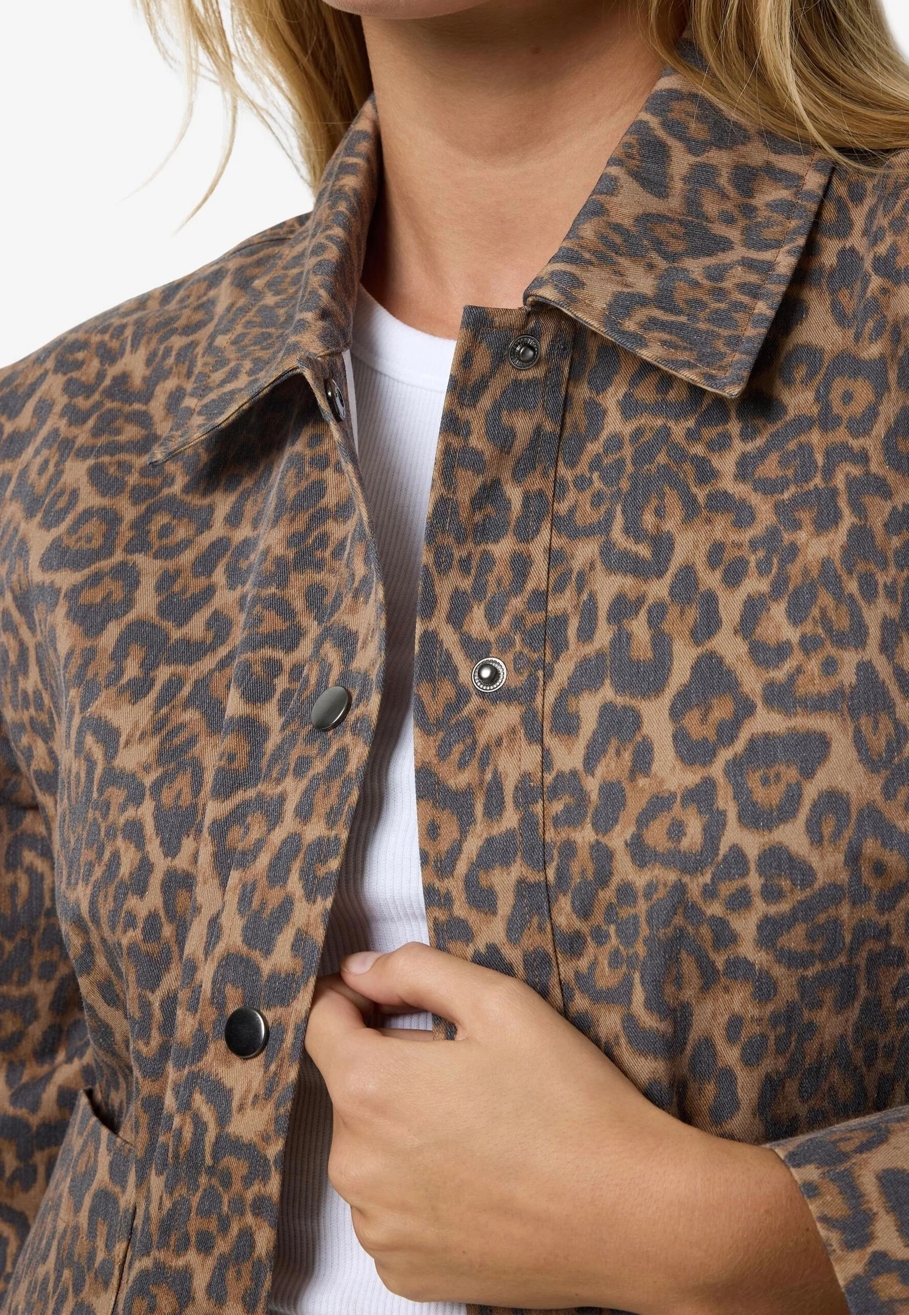 Hill Monks Robe Leo - Jacket - Image 4