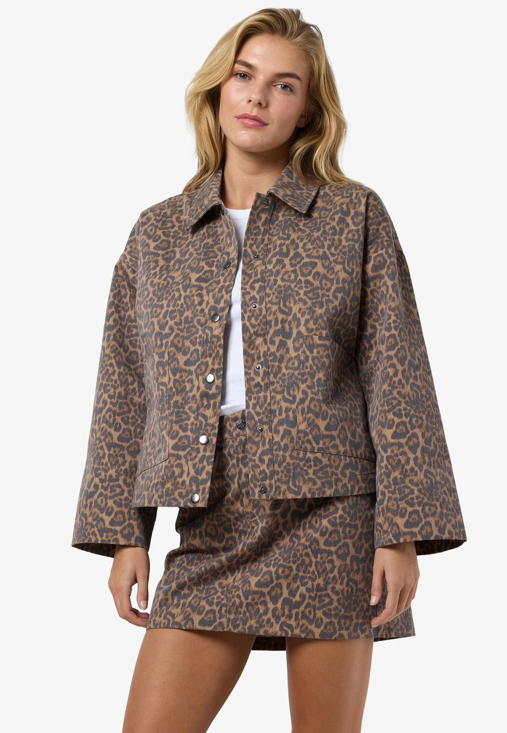 Hill Monks Robe Leo - Jacket - Image 5