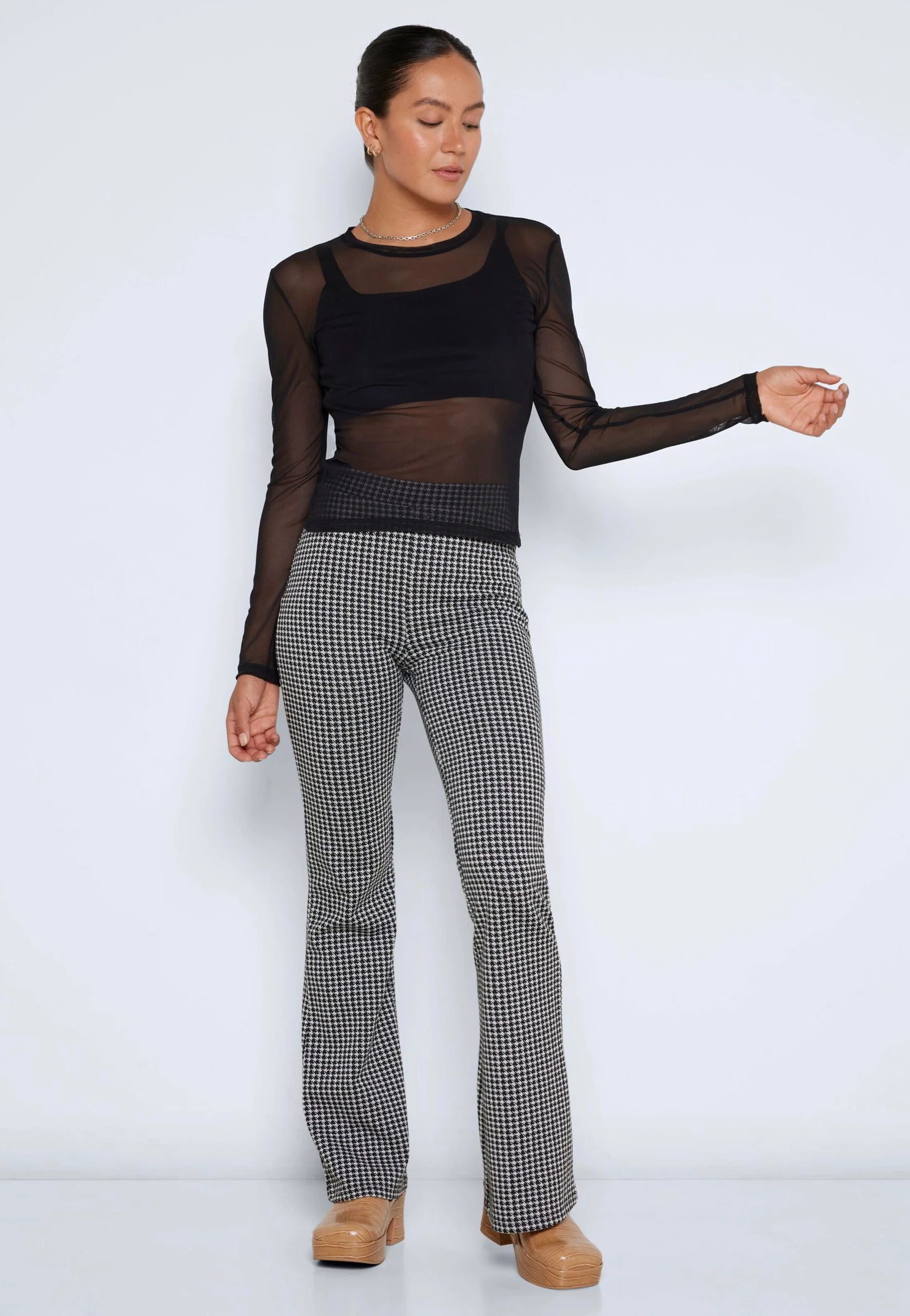 Judith Mesh Black - Longsleeve - Image 5