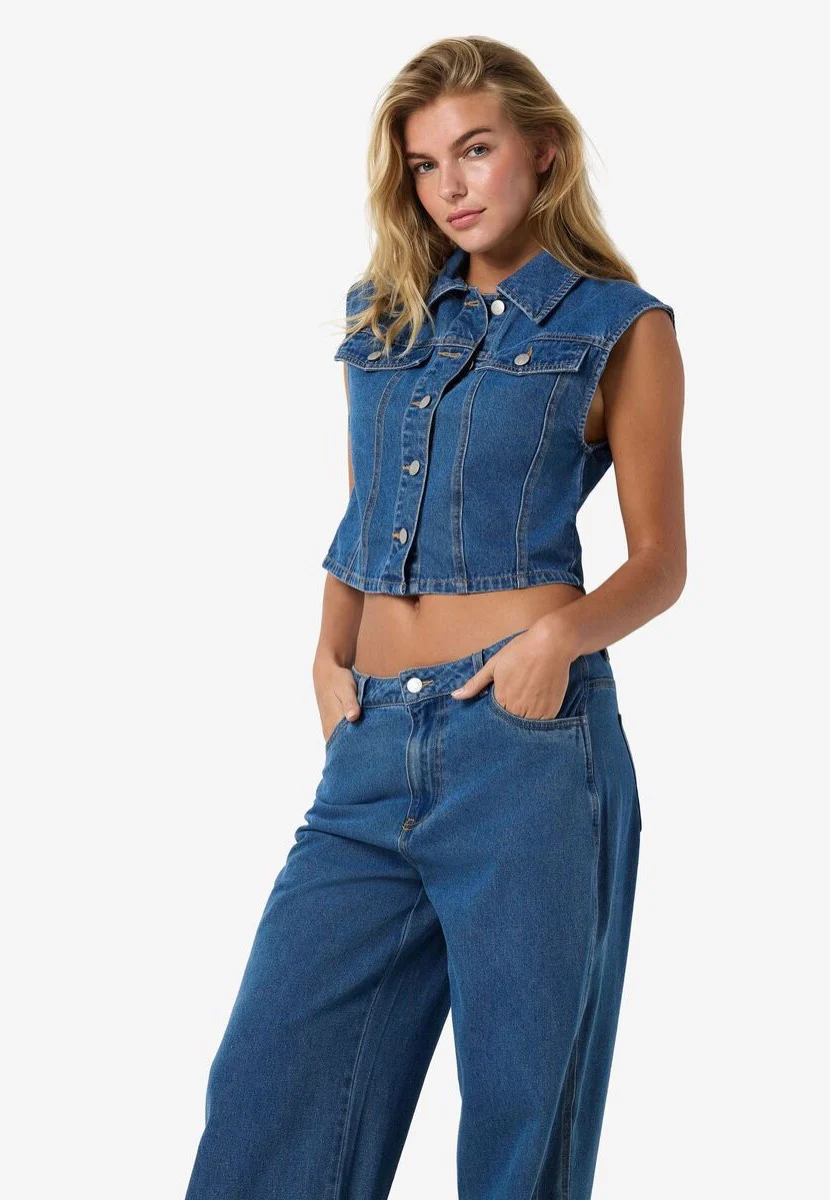 Robie Regular Crop Medium Blue Denim - Vest - Image 6