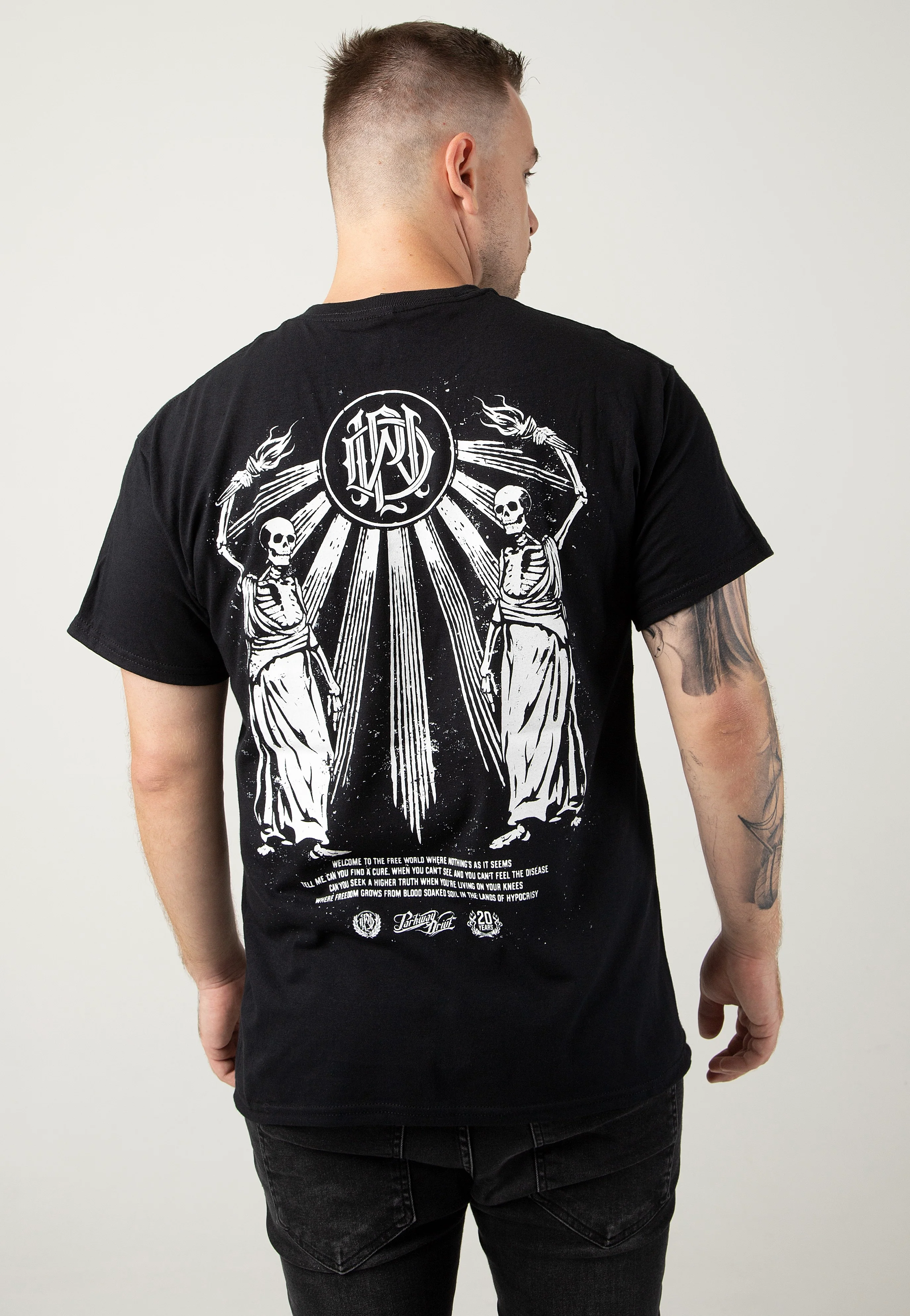 20 Years Skulls - T-Shirt - Image 4