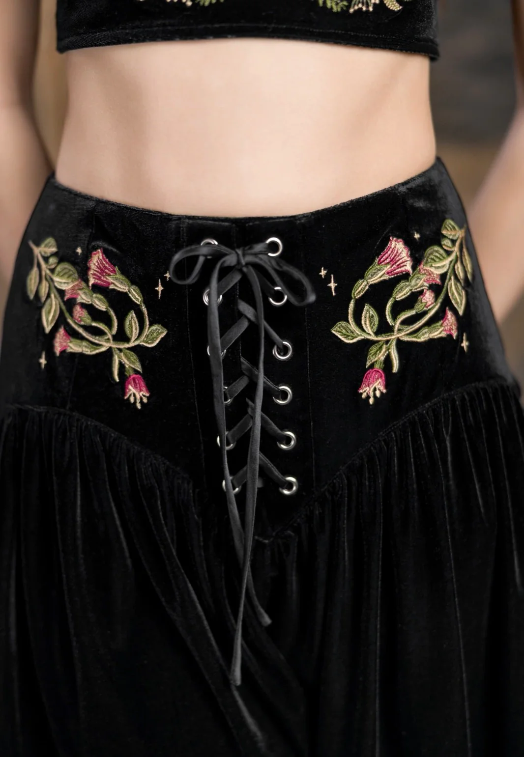 Dark Botany Black - Skirt - Image 3