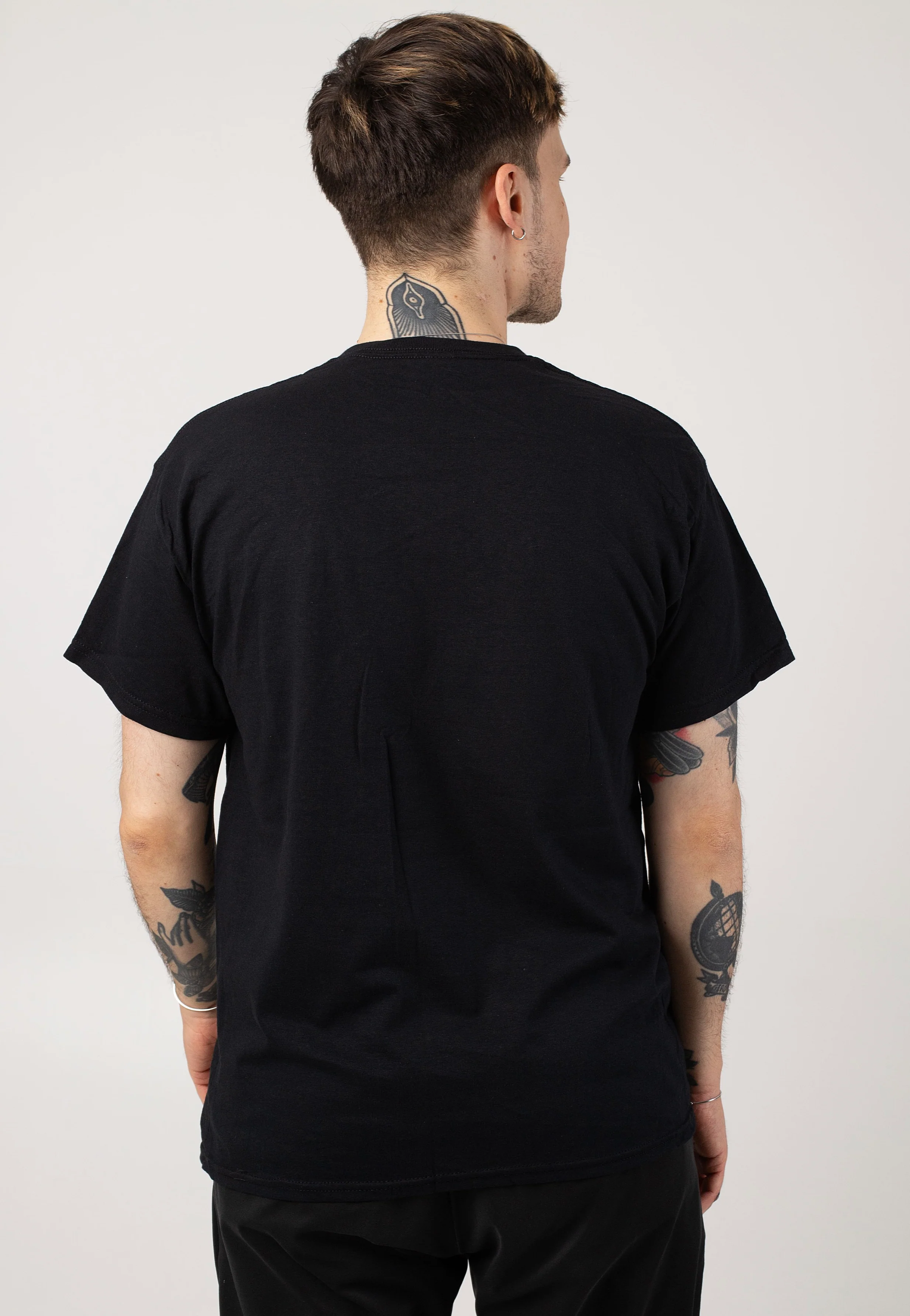 Hot Singles In Your Area - T-Shirt - Image 4