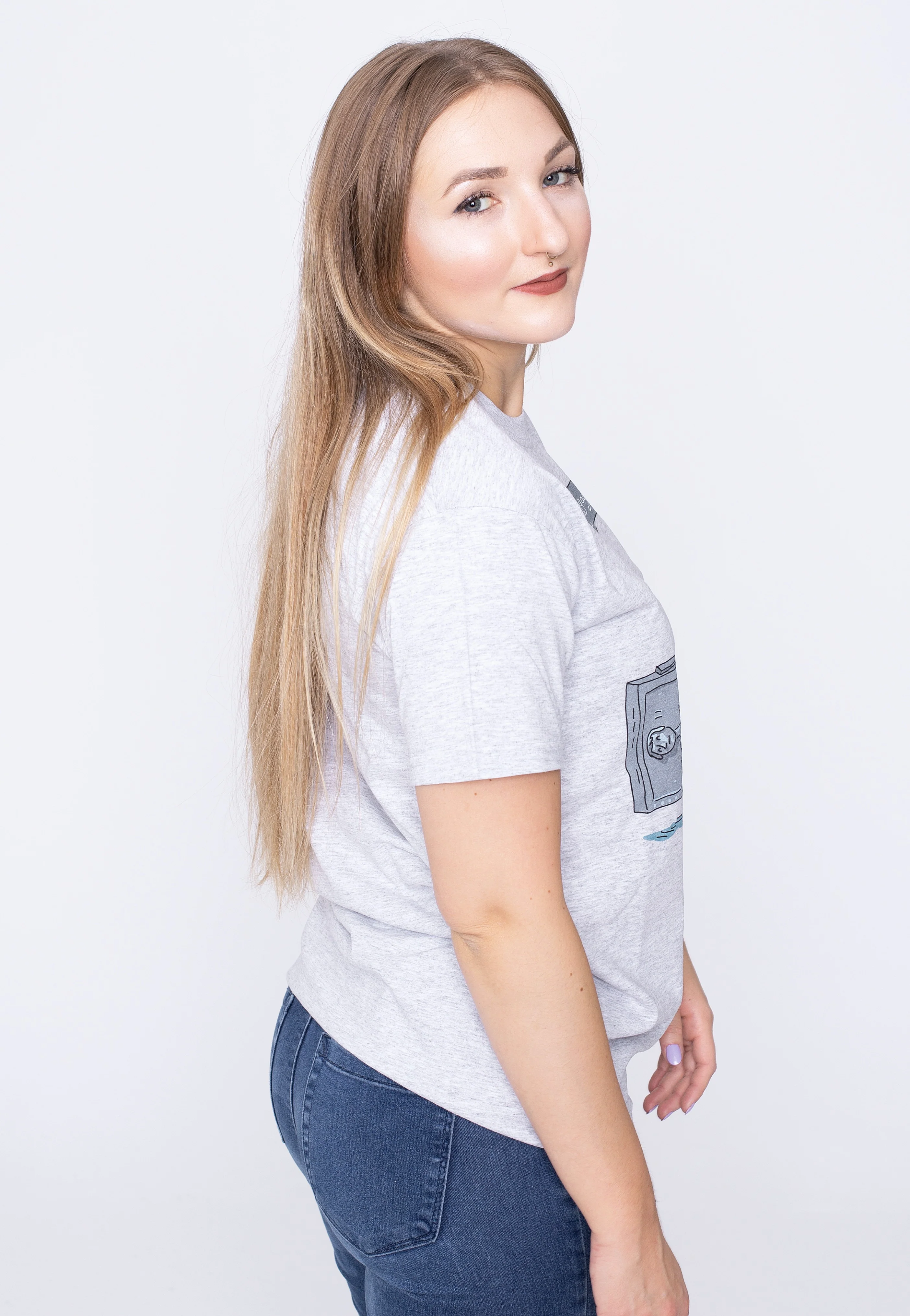 Oversized Luggage Grey - T-Shirt - Image 6