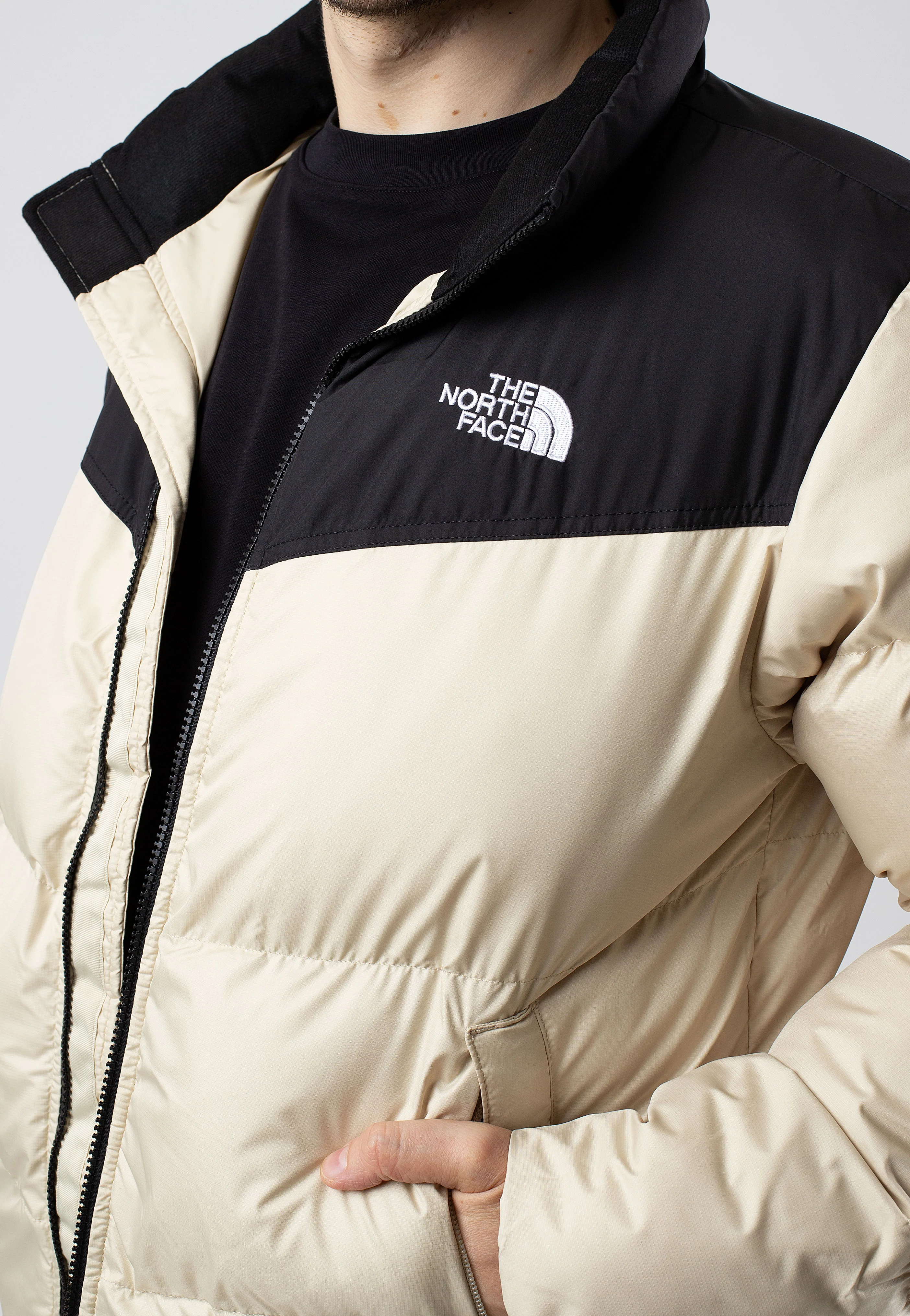 Saikuru Gravel/Tnf Black - Jacket - Image 5