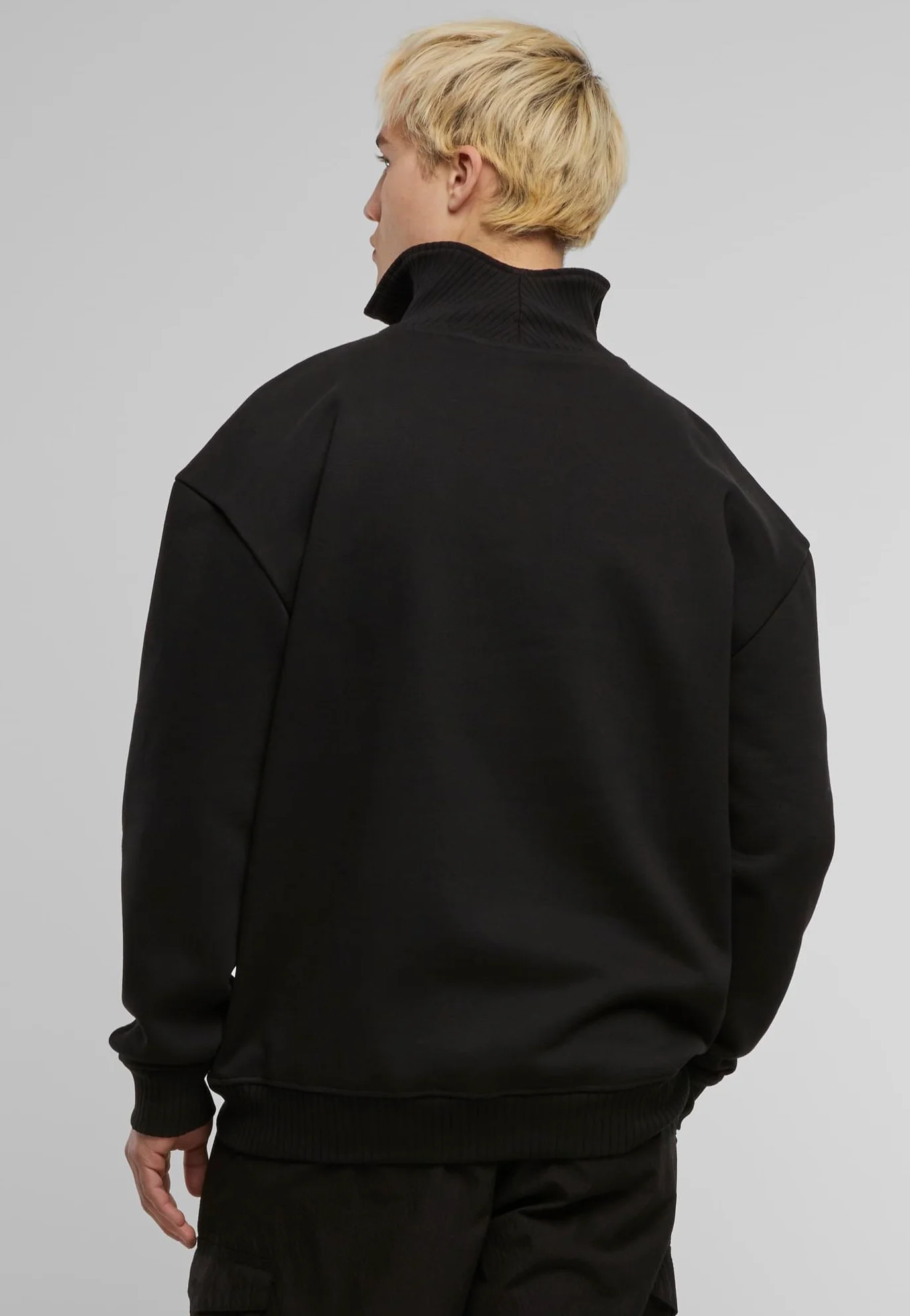 Cut & Sew Black - Sweater - Image 3