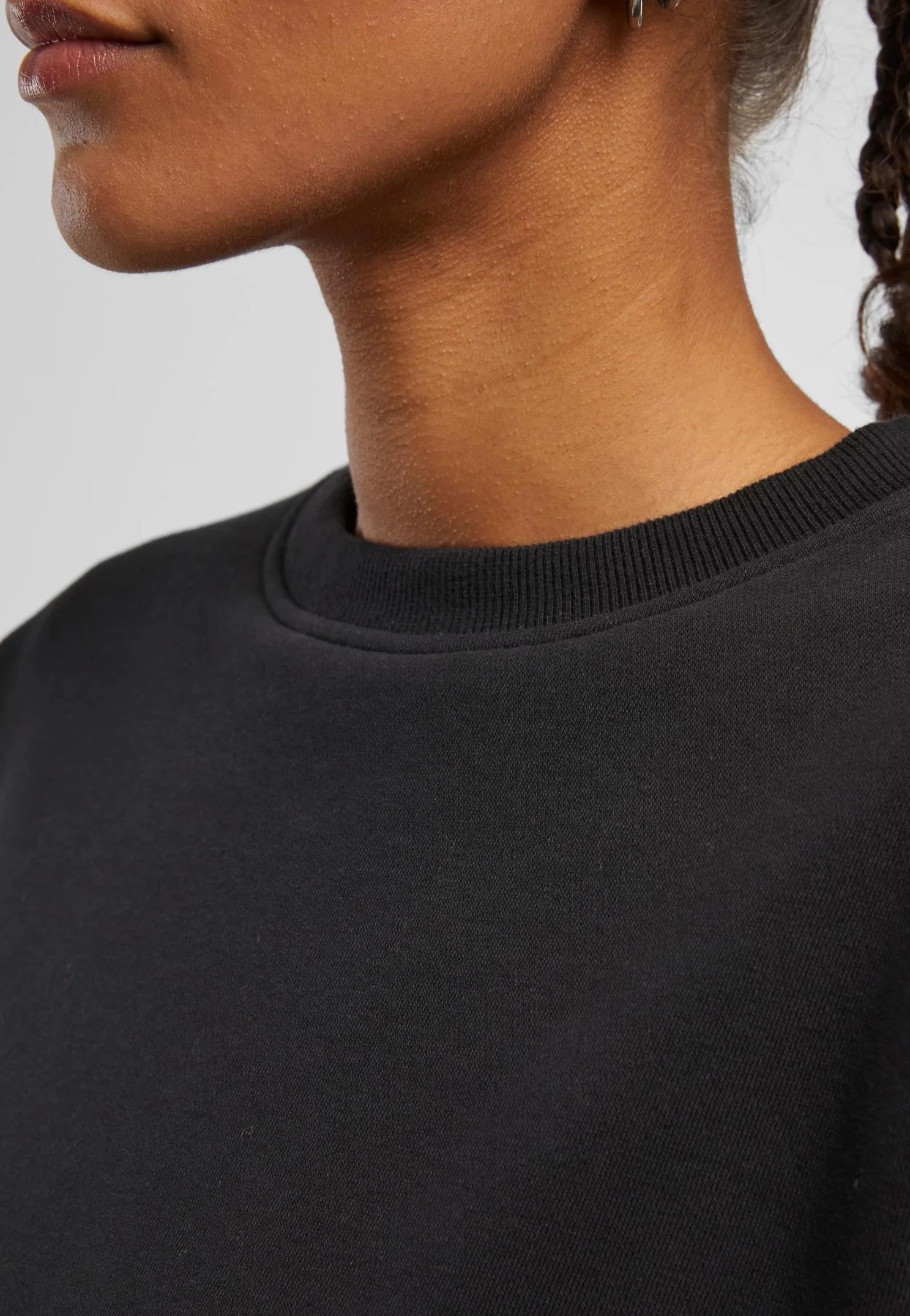 Ladies Cropped Gathered Black - Sweater - Image 5