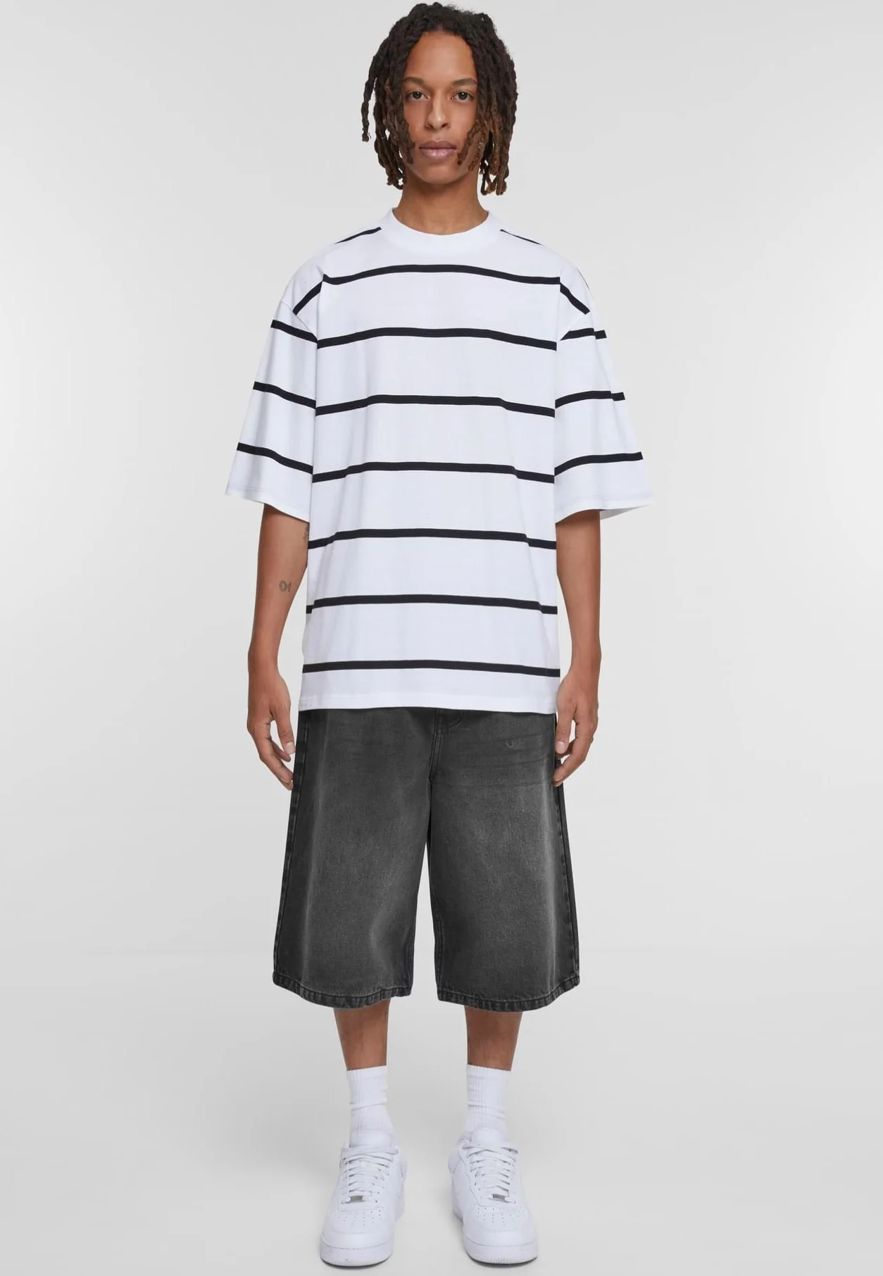 Oversized Sleeve Modern Stripe White/Black - T-Shirt - Image 5