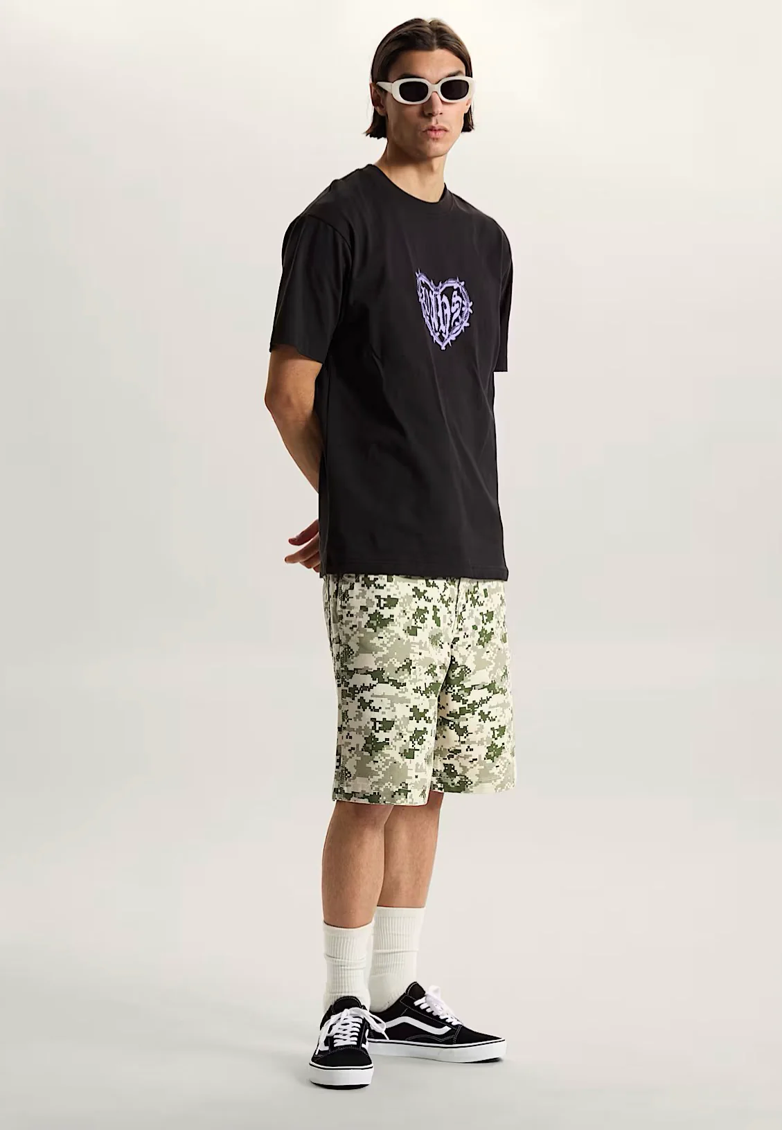 Barbed Heart Loose Black - T-Shirt - Image 3