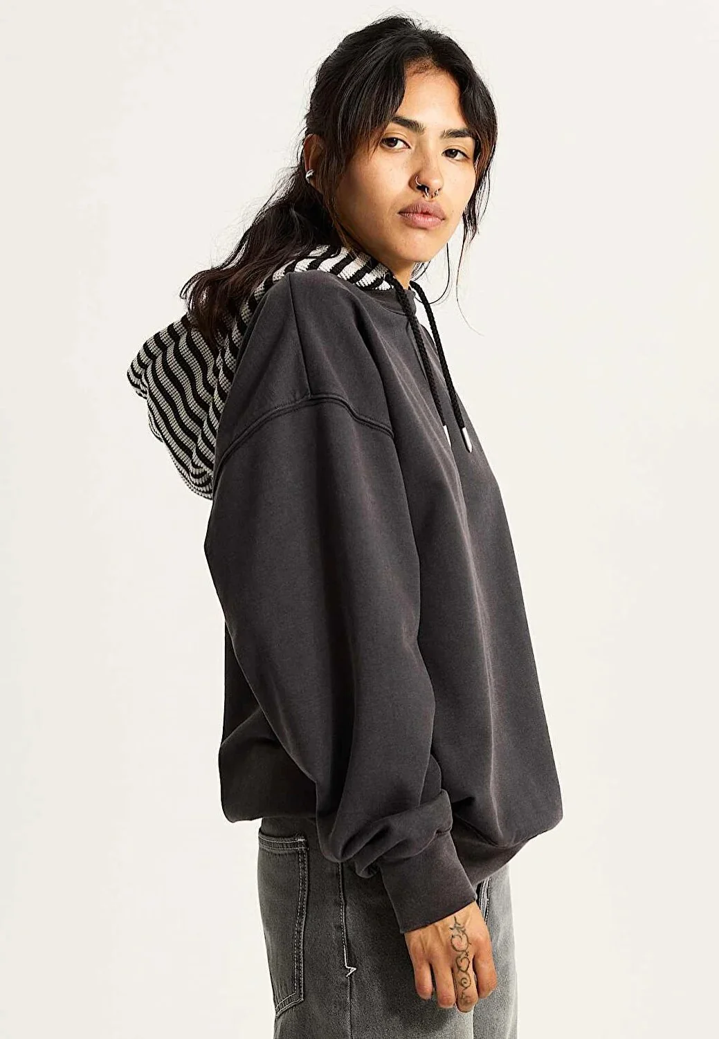 Effy Hooded Crew Black - Hoodie - Image 3