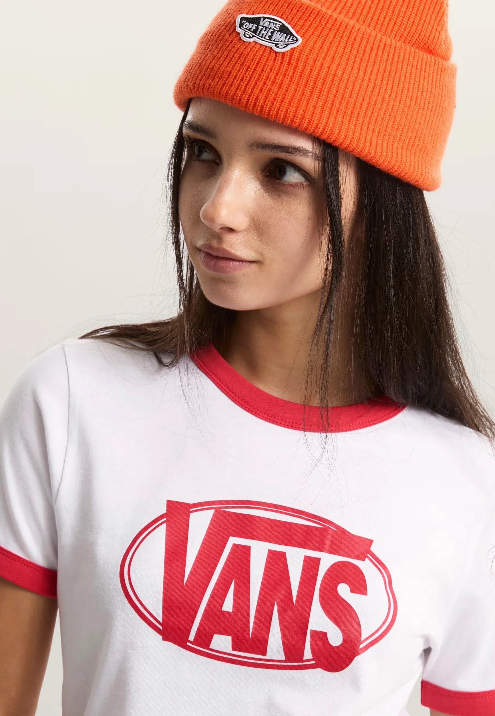 W Center Chest White - T-Shirt - Image 4