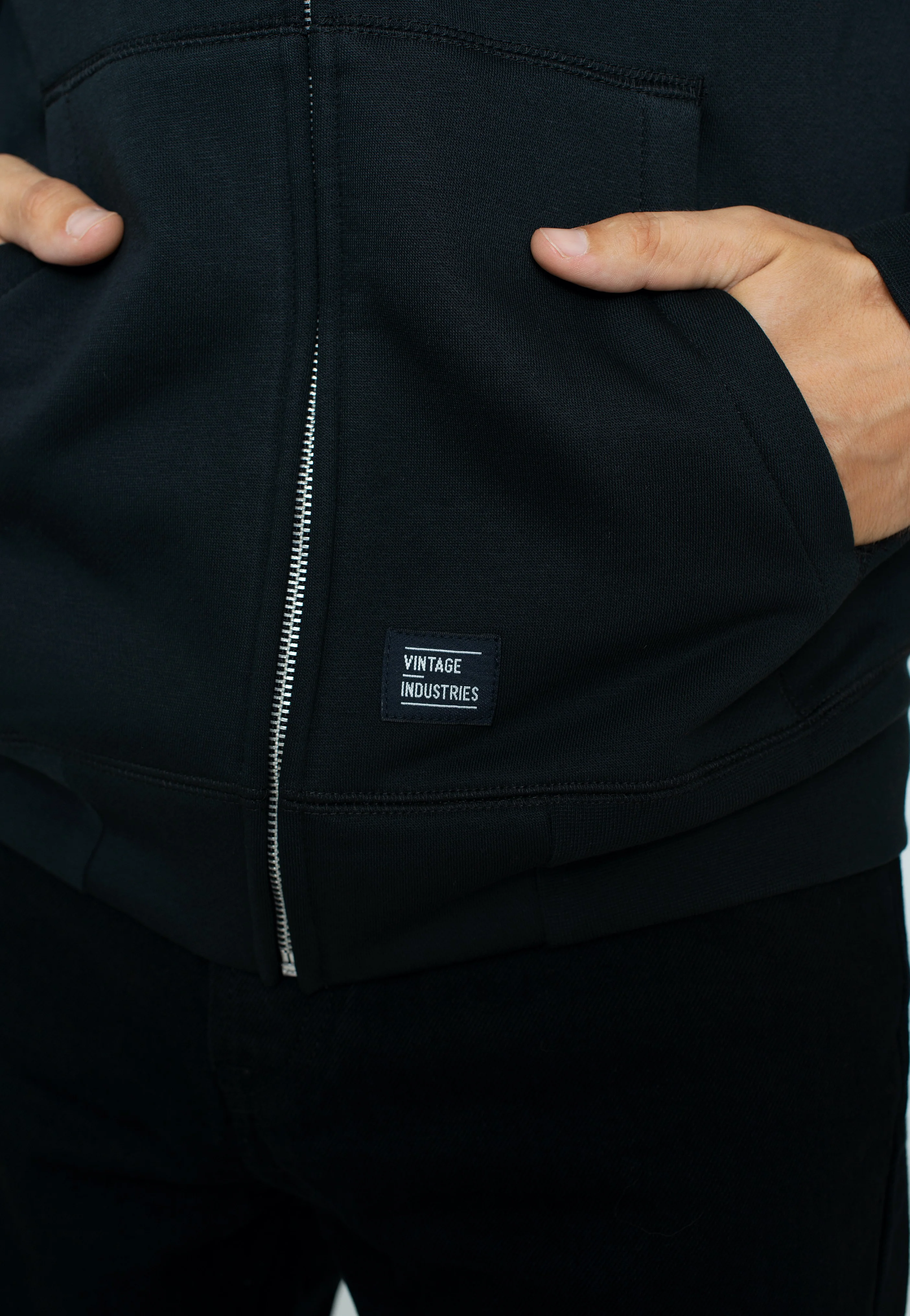 Redstone Black - Zipper - Image 2