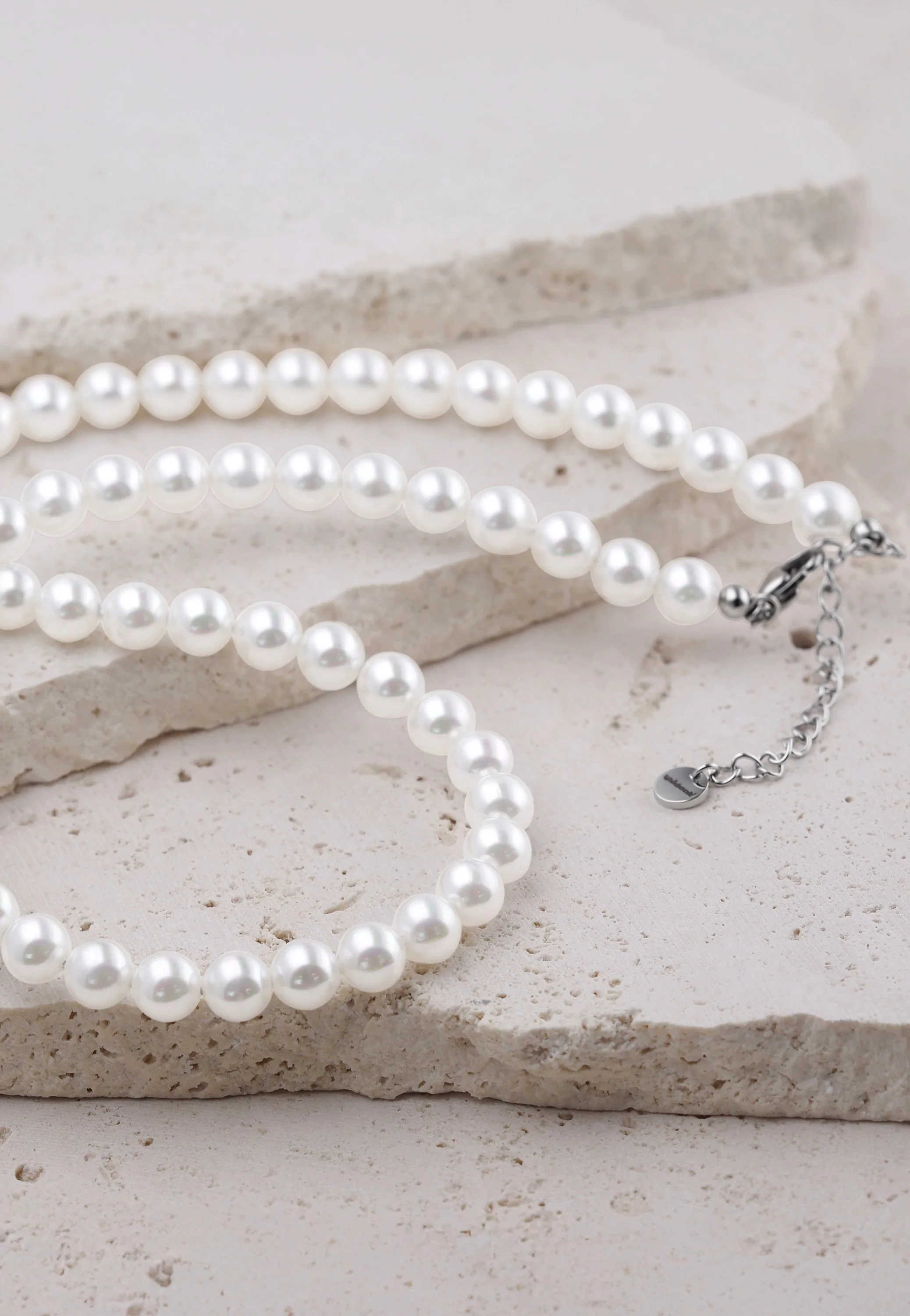 Big Synthetic Pearl Silver - Necklace - Image 3
